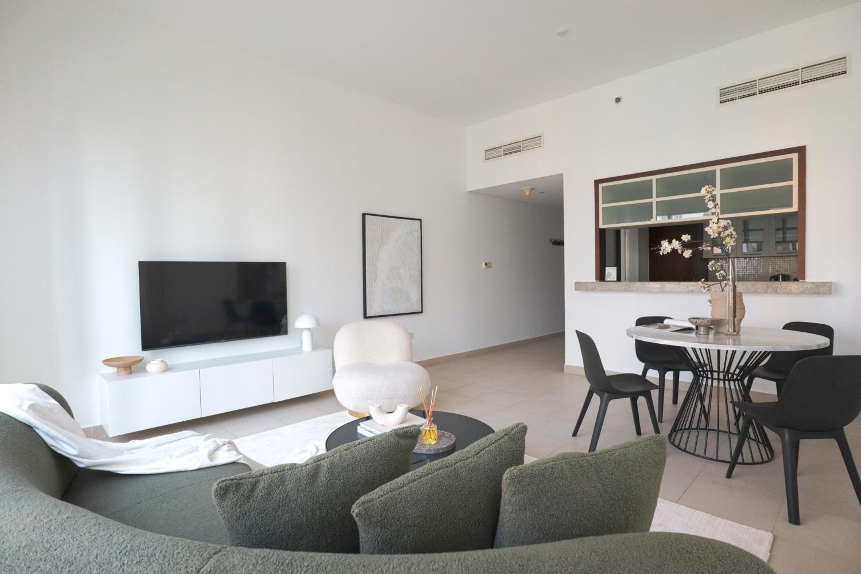 HiGuests - Amazing Apartment overlooking Burj Khalifa!