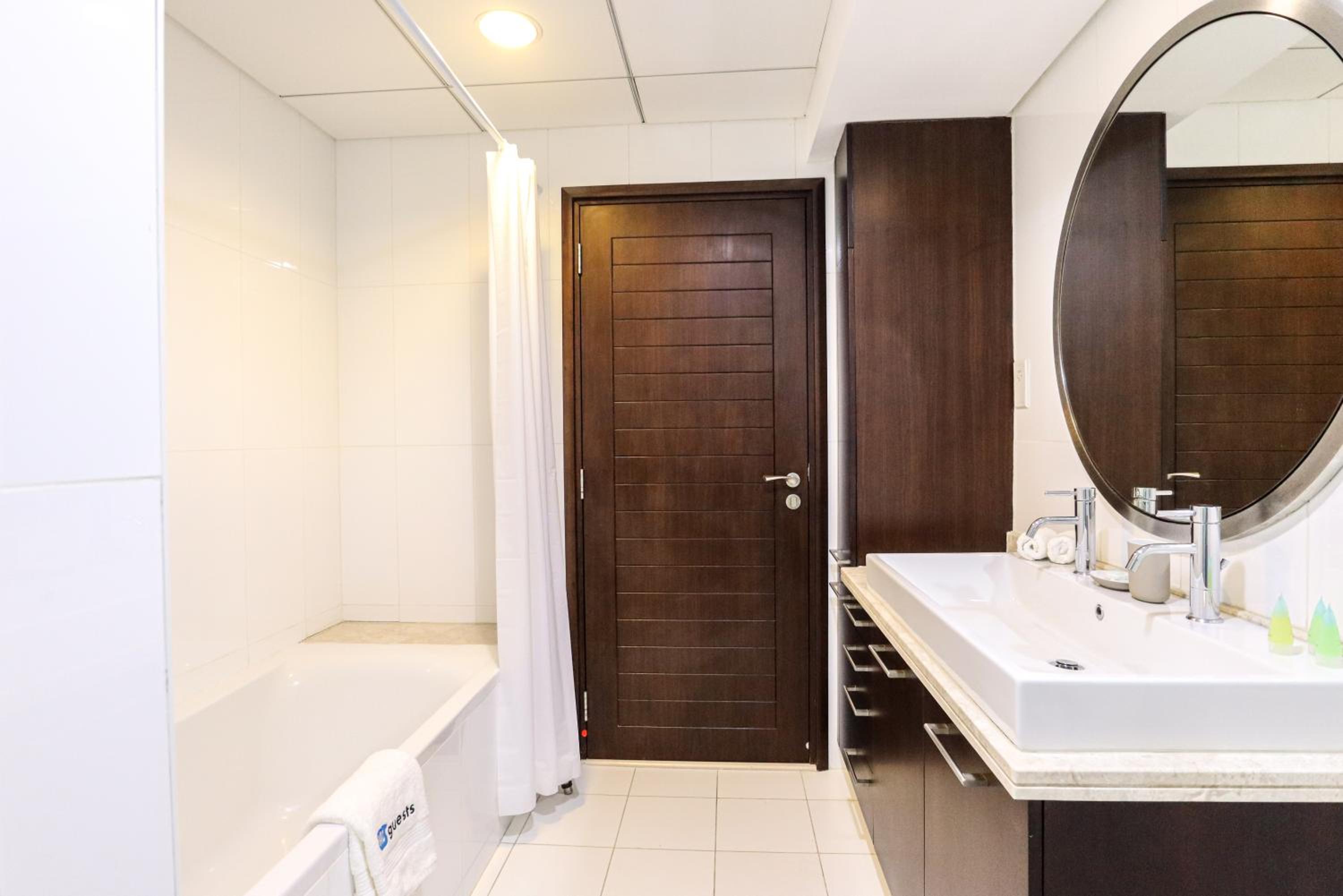 HiGuests - Amazing Apartment overlooking Burj Khalifa!