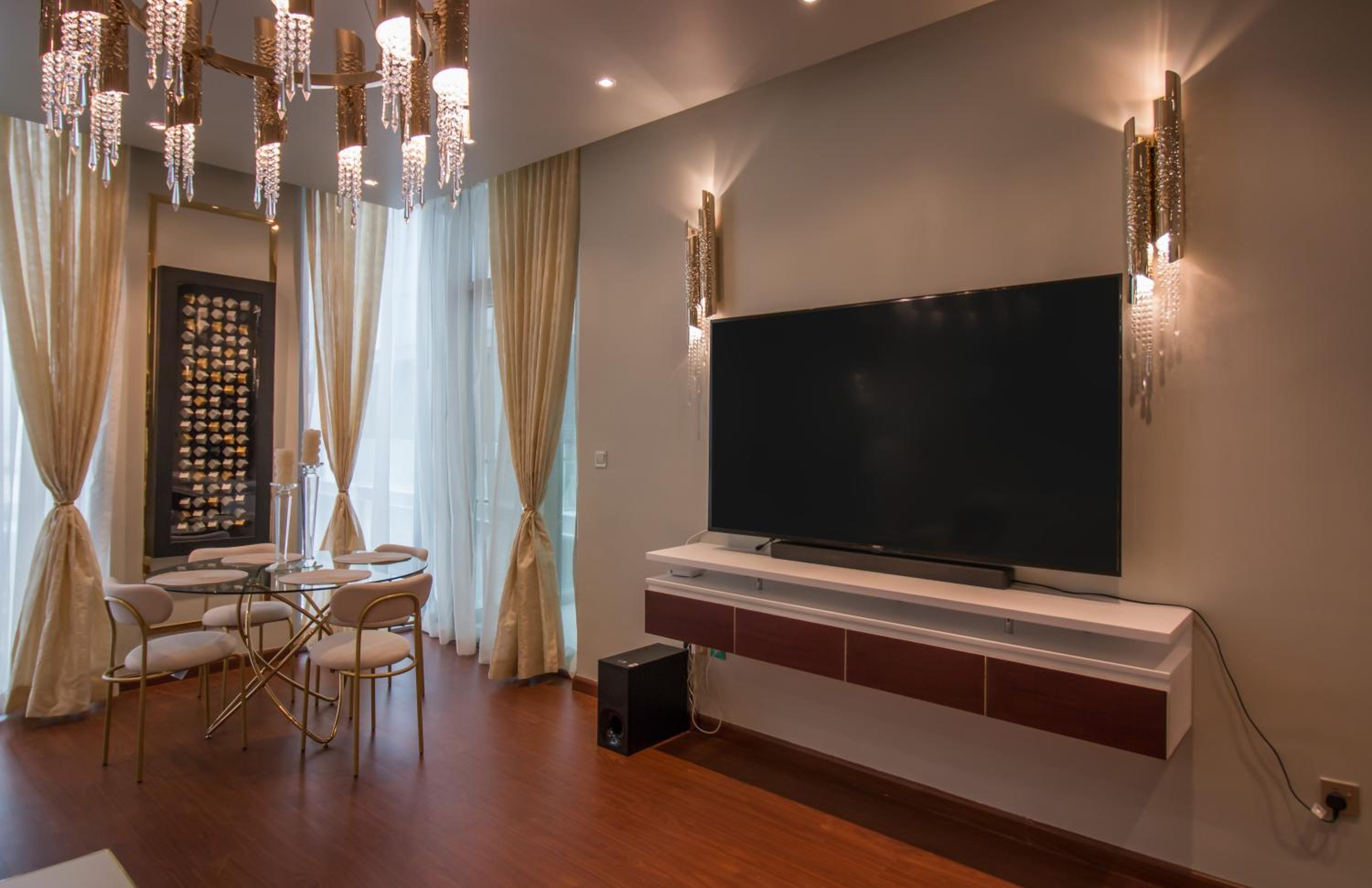 Luxurious 2BR - Fully Upgraded - High-end facilities