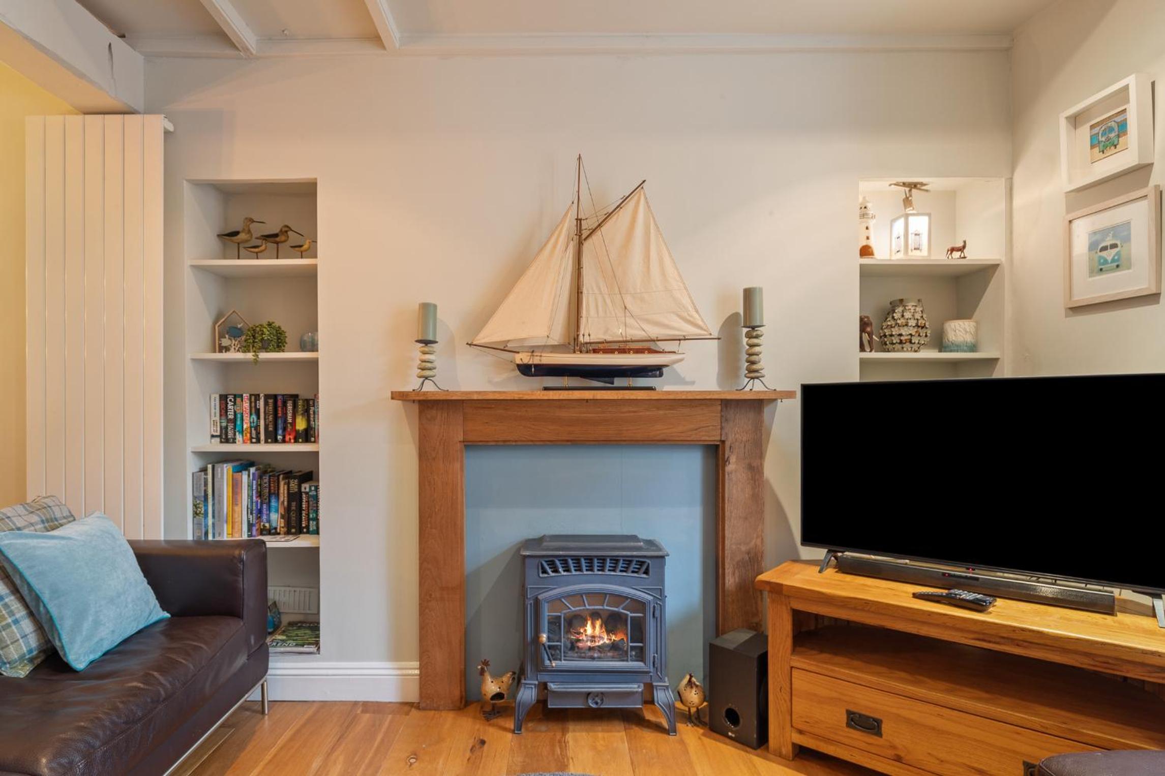 A Stone's Throw - Sea Views, Yards from Beach view 3