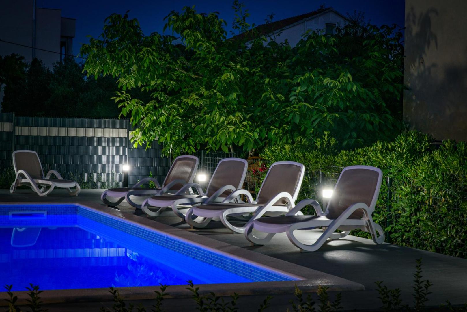 Seka apartments with a pool view 2