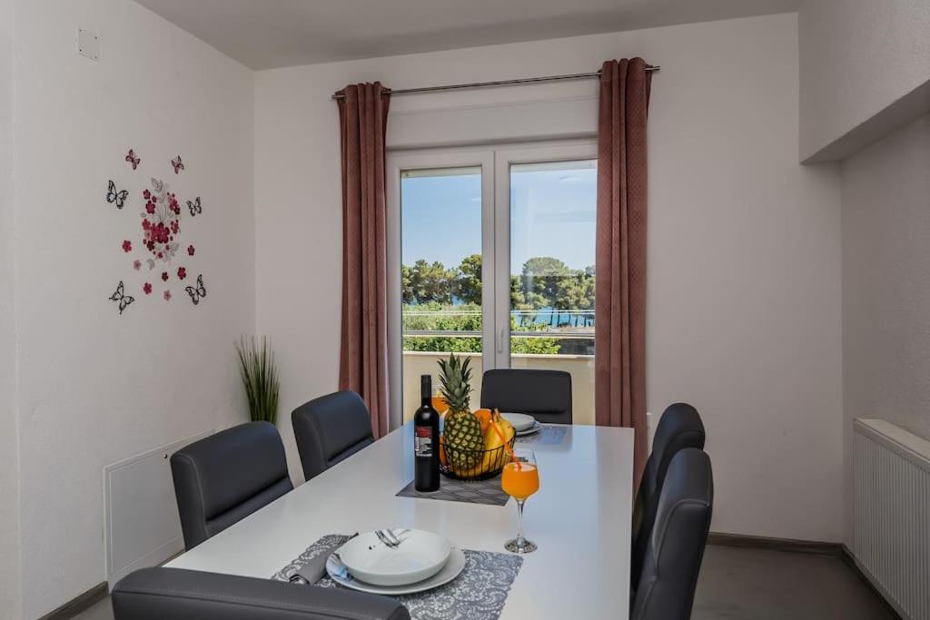 Beach apartment Anđela A2