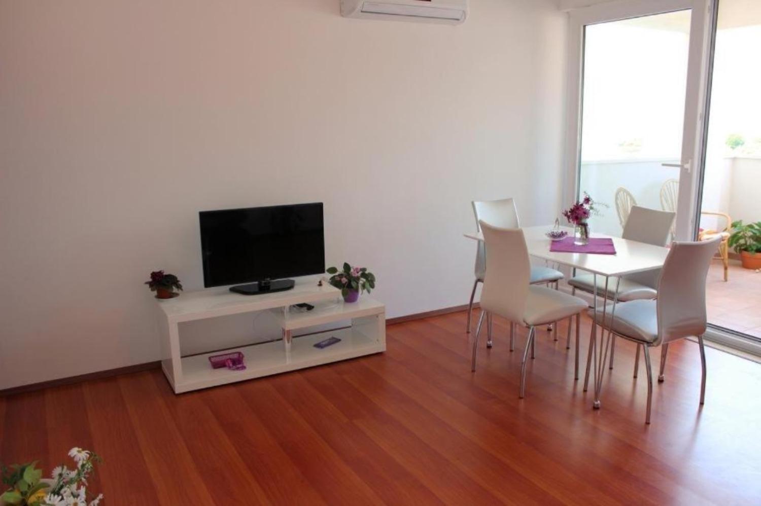 Apartments Ana - cosy with sea view