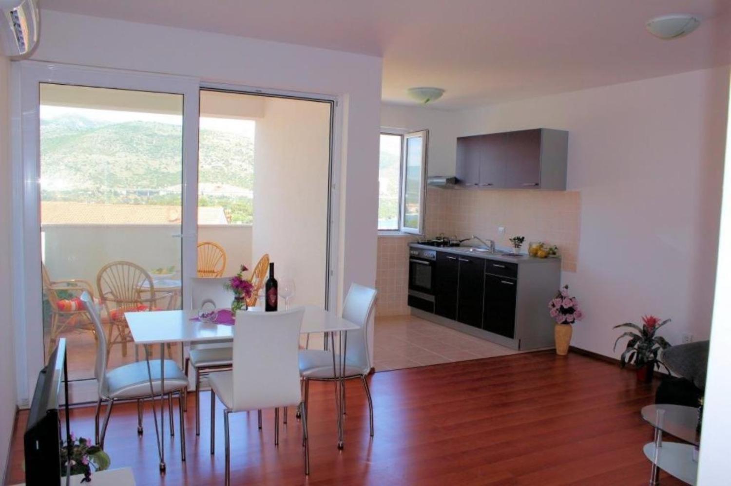 Apartments Ana - cosy with sea view