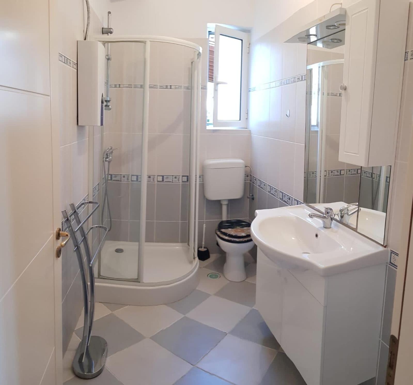 Stunning Sea View Apartments Sarande