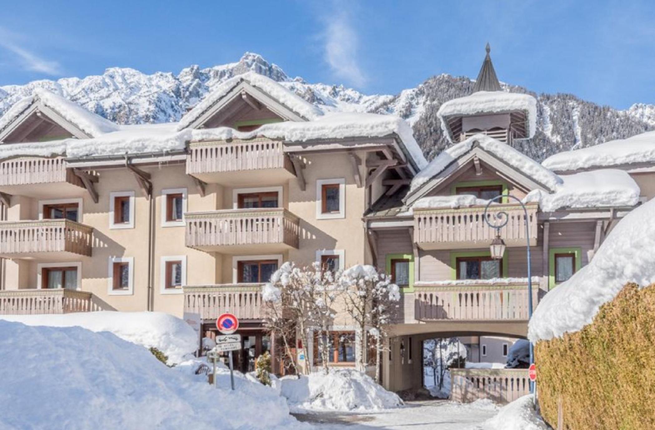 Hotel La Ginabelle vue Mont Blanc avec piscine - Image 1
