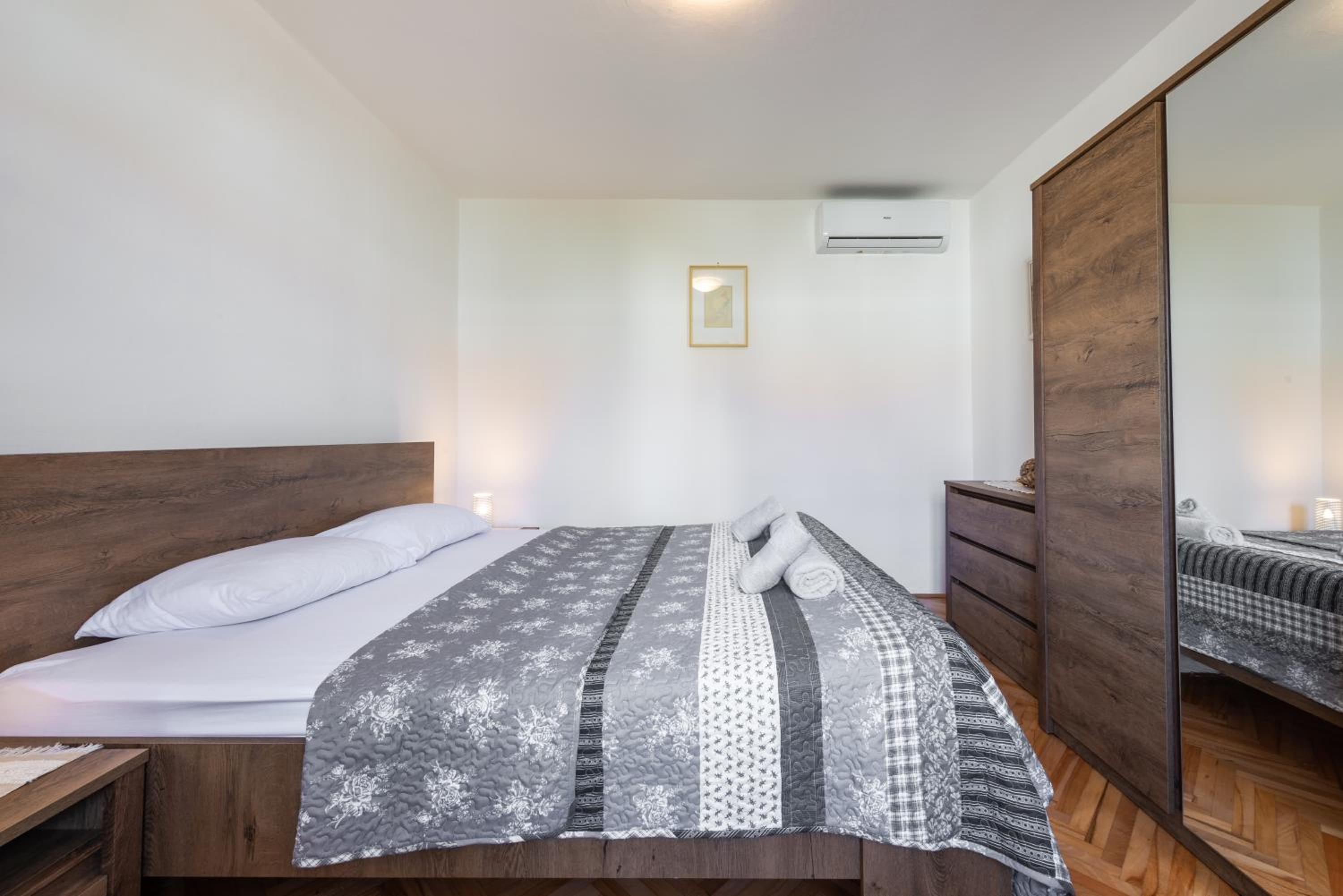 Sea Shell Apartments