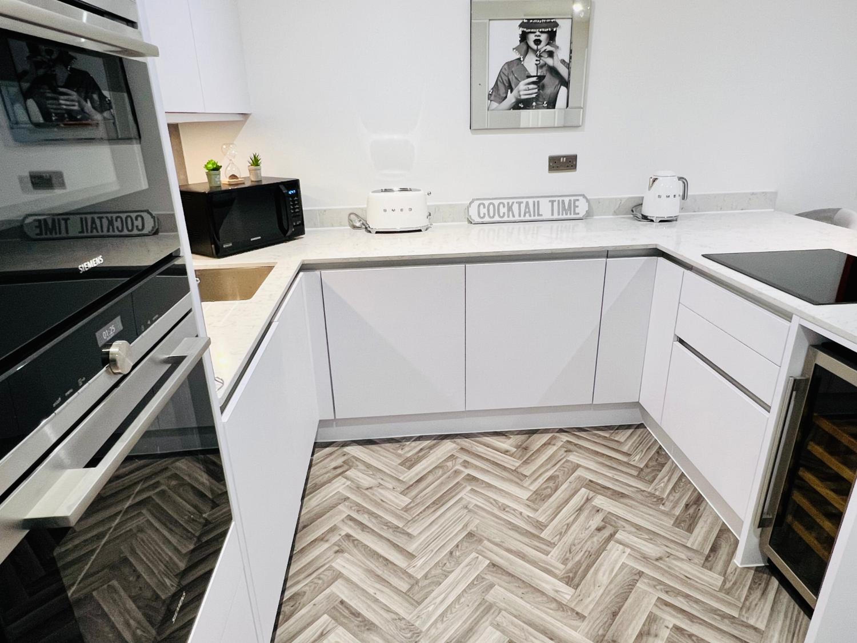 DESIGNER HOUSE - University of Glasgow / Central Glasgow 'Hillhead' West End G12 - Luxurious & Contemporary Detached House / Terrace / Garden / 'electric c view 4