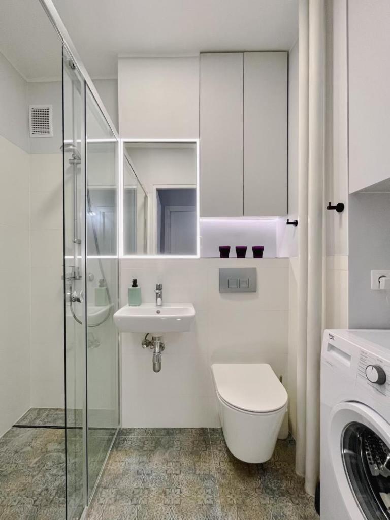 Apartament przy Atrium, stacja metra Rondo ONZ view 3