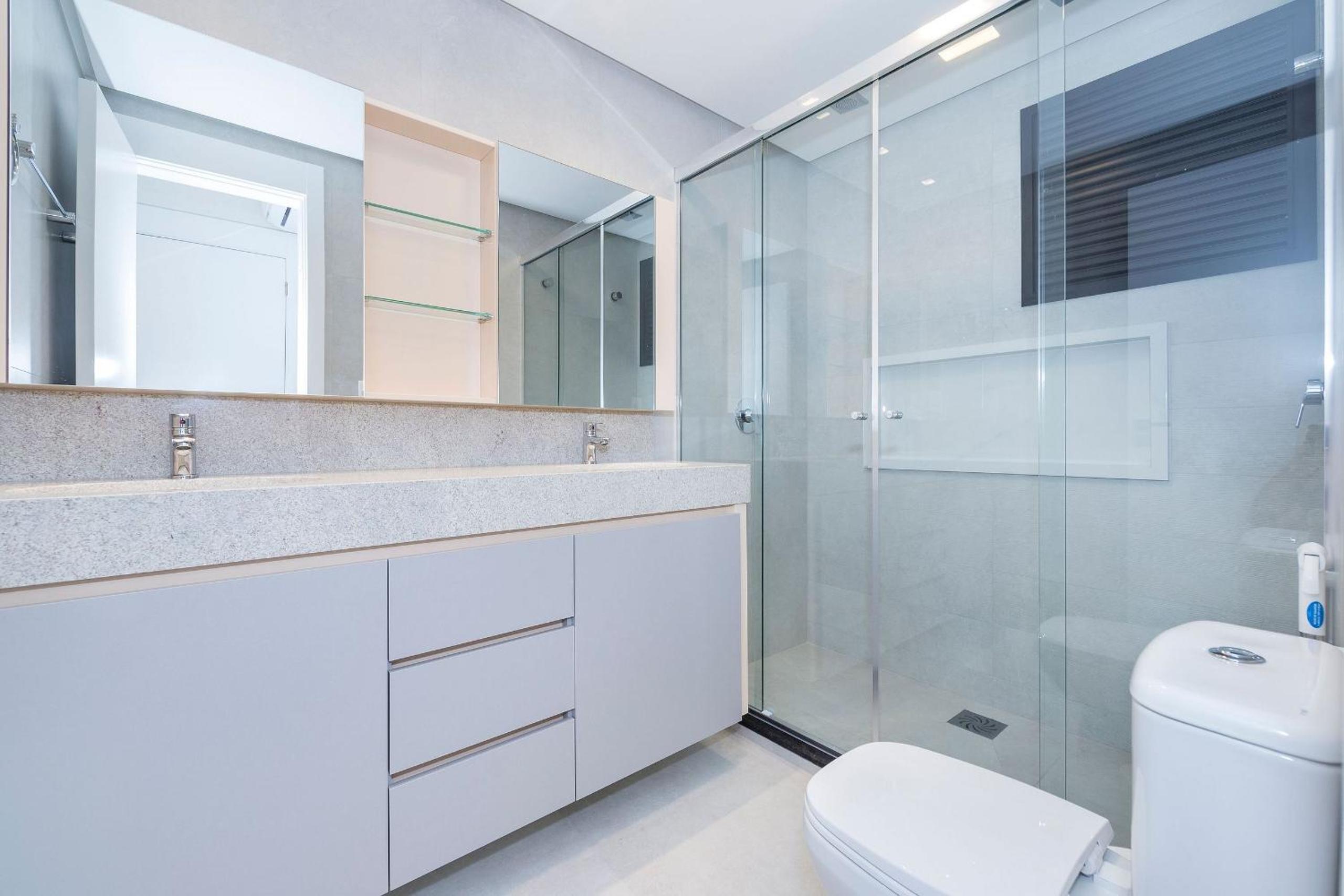 Adra 103 - Apartamento no centro de Bombinhas - Rooftop com piscina e academia - À poucos metros da praia