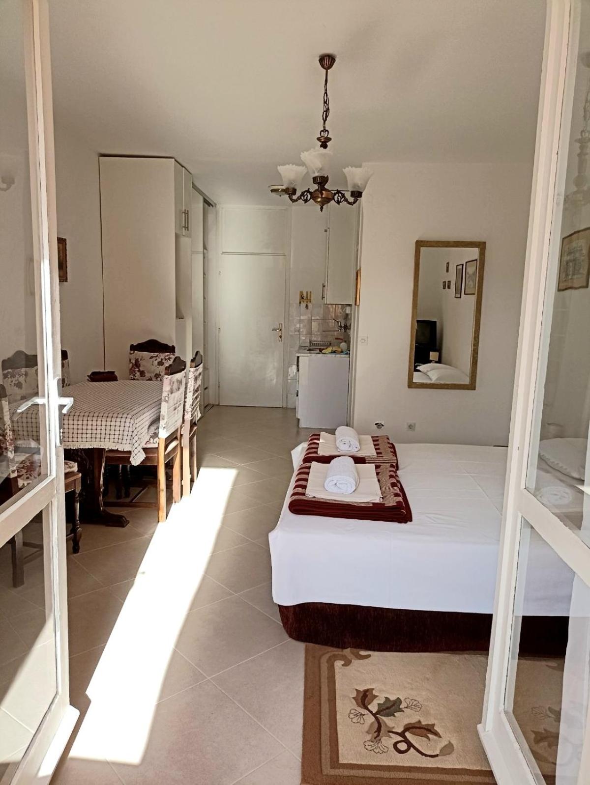 Guesthouse Ljilja - apartment with balcony 2 photo 3