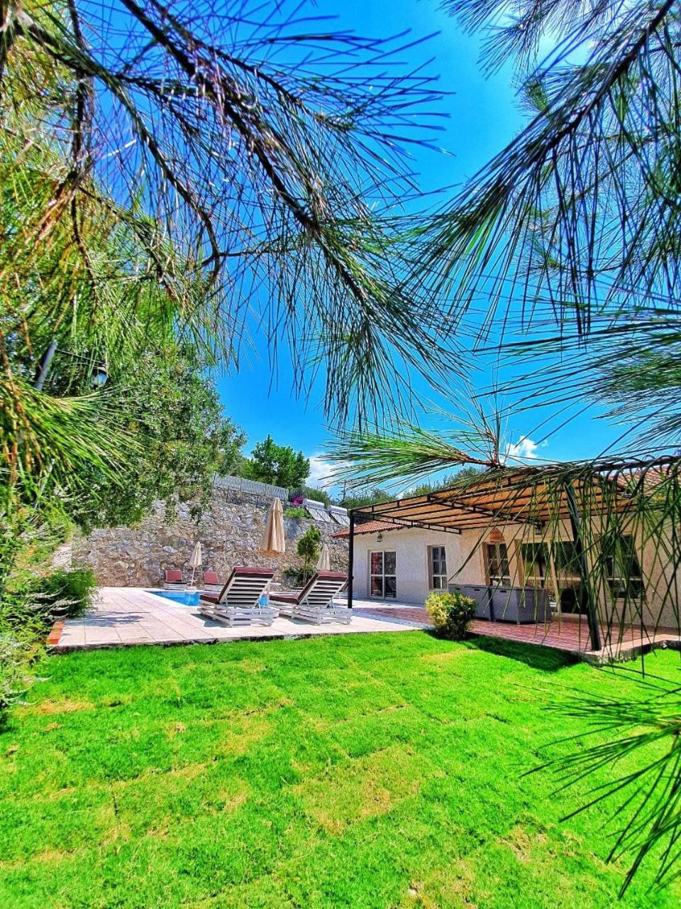 Villa Cedrus view 2