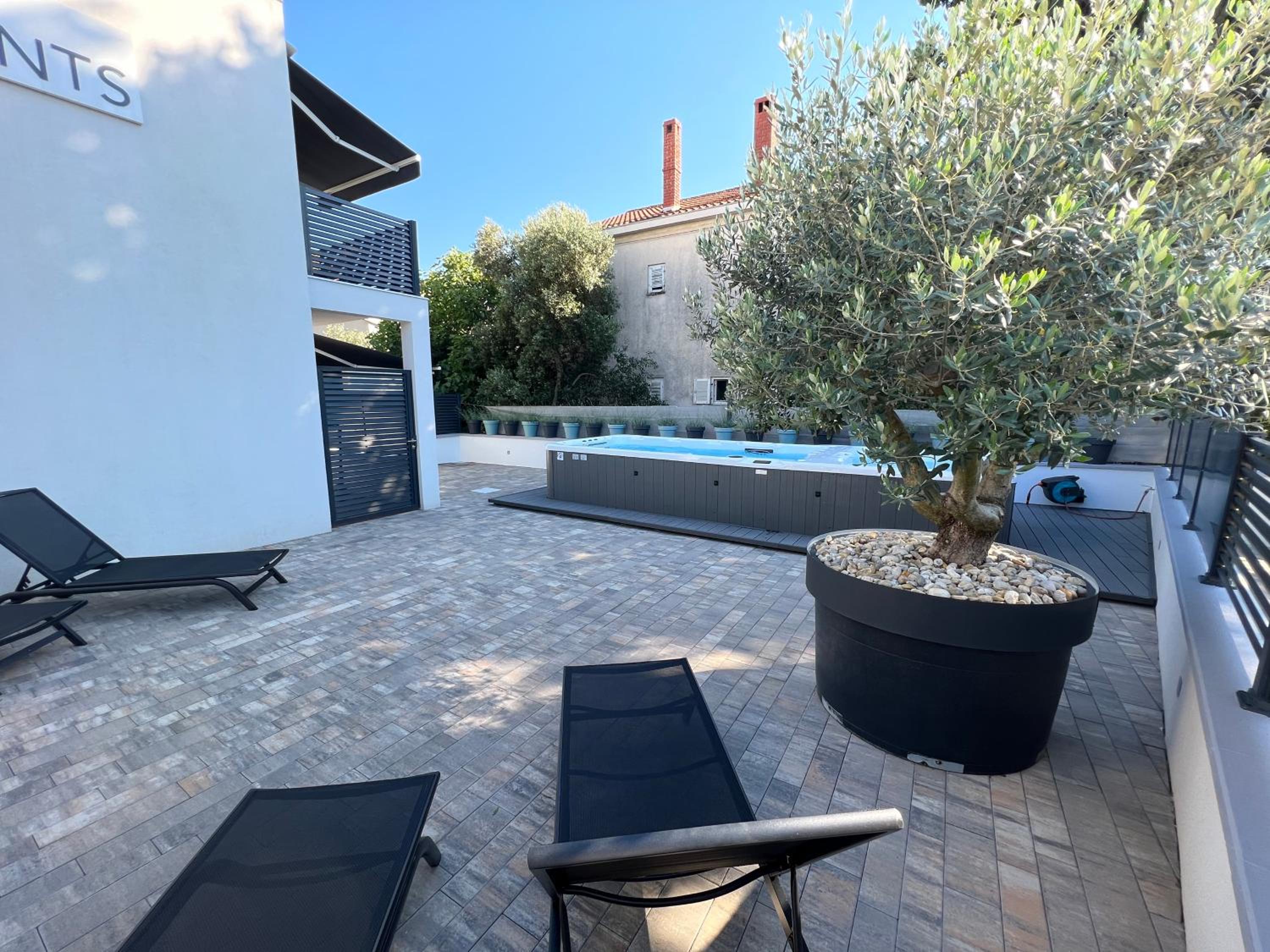 Apartmani Kumenat view 5