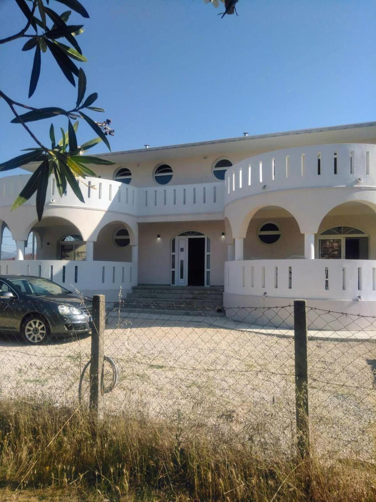Jasmina Apartments photo 1
