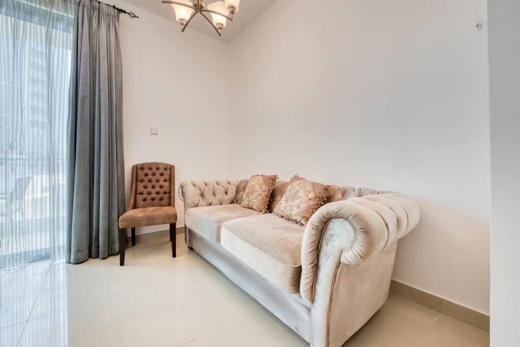 Downtown Dubai one bed with pool and gym