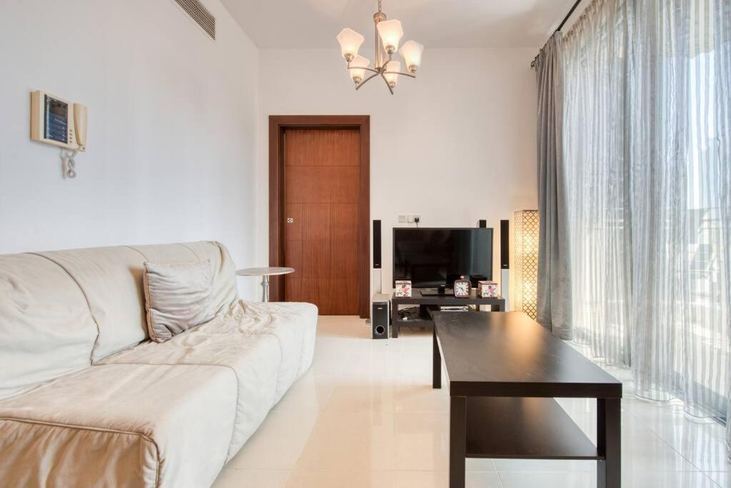 Downtown Dubai one bed with pool and gym