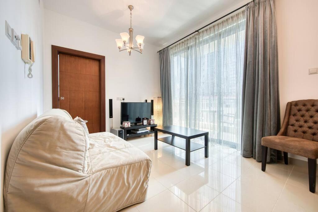 Downtown Dubai one bed with pool and gym