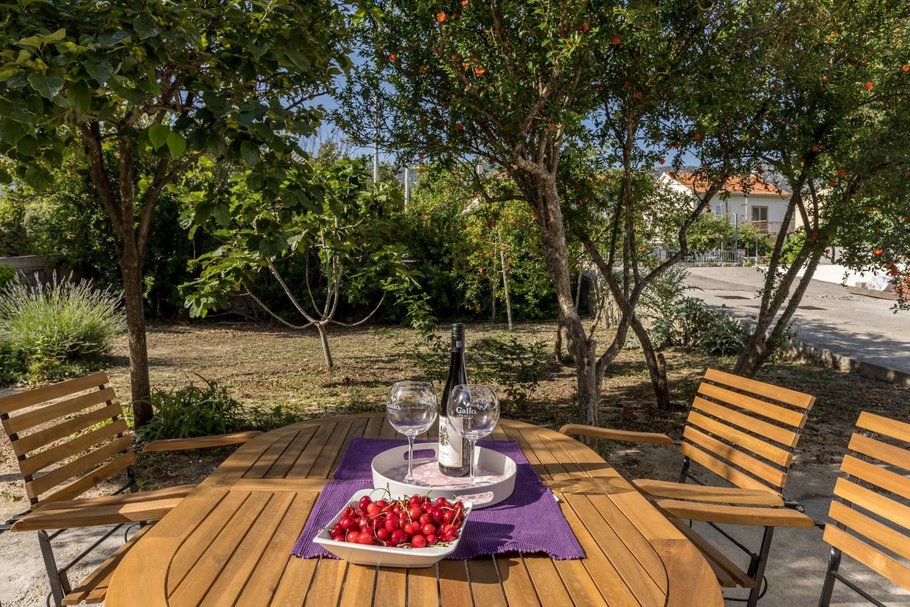 Apartment LaMaro view 2
