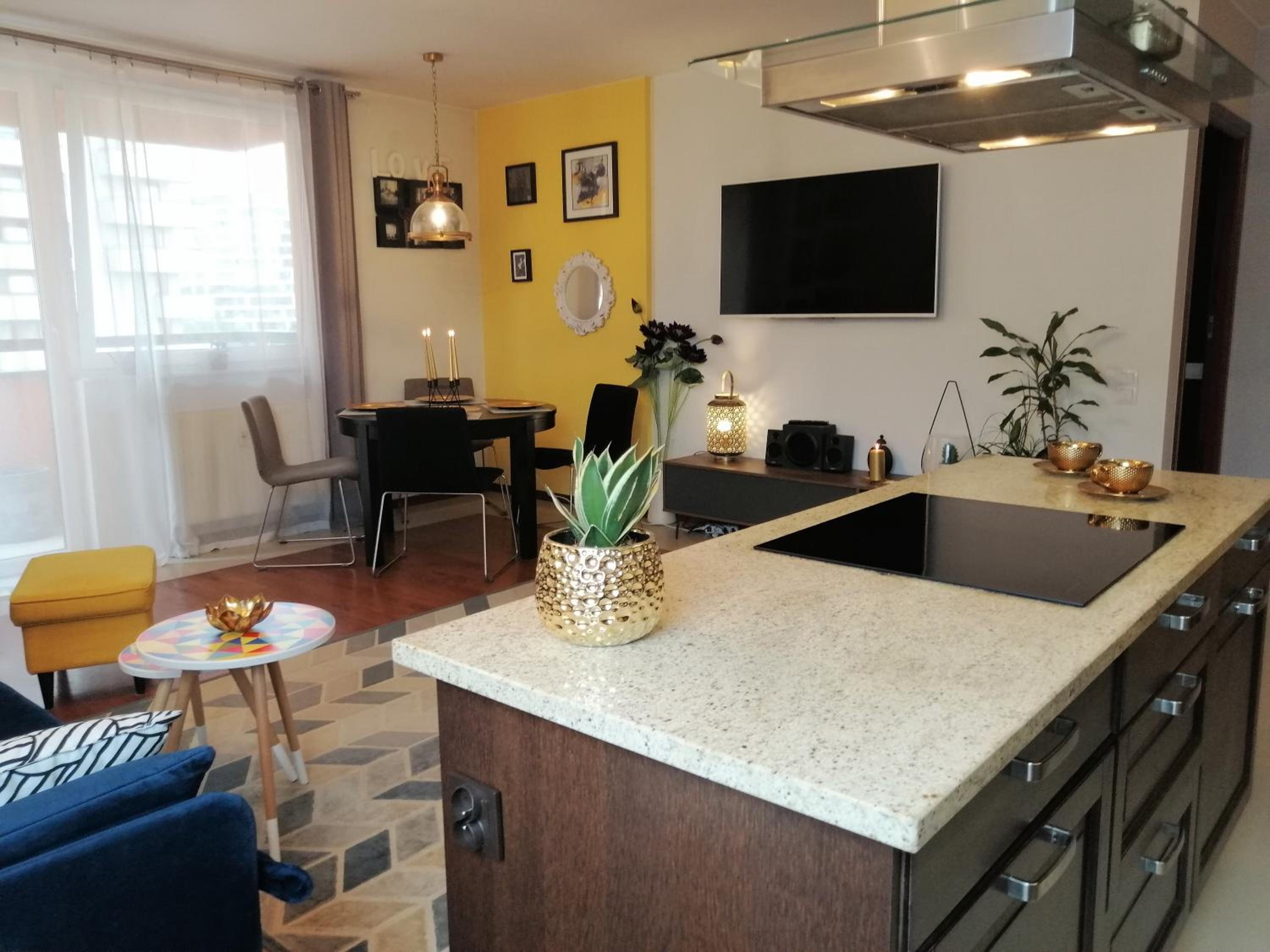 Orange Water Apartment