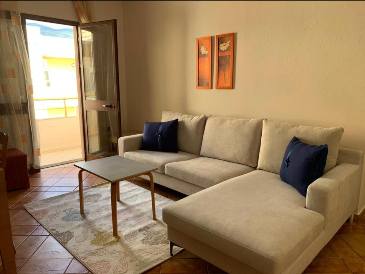 The 8th floor apartment