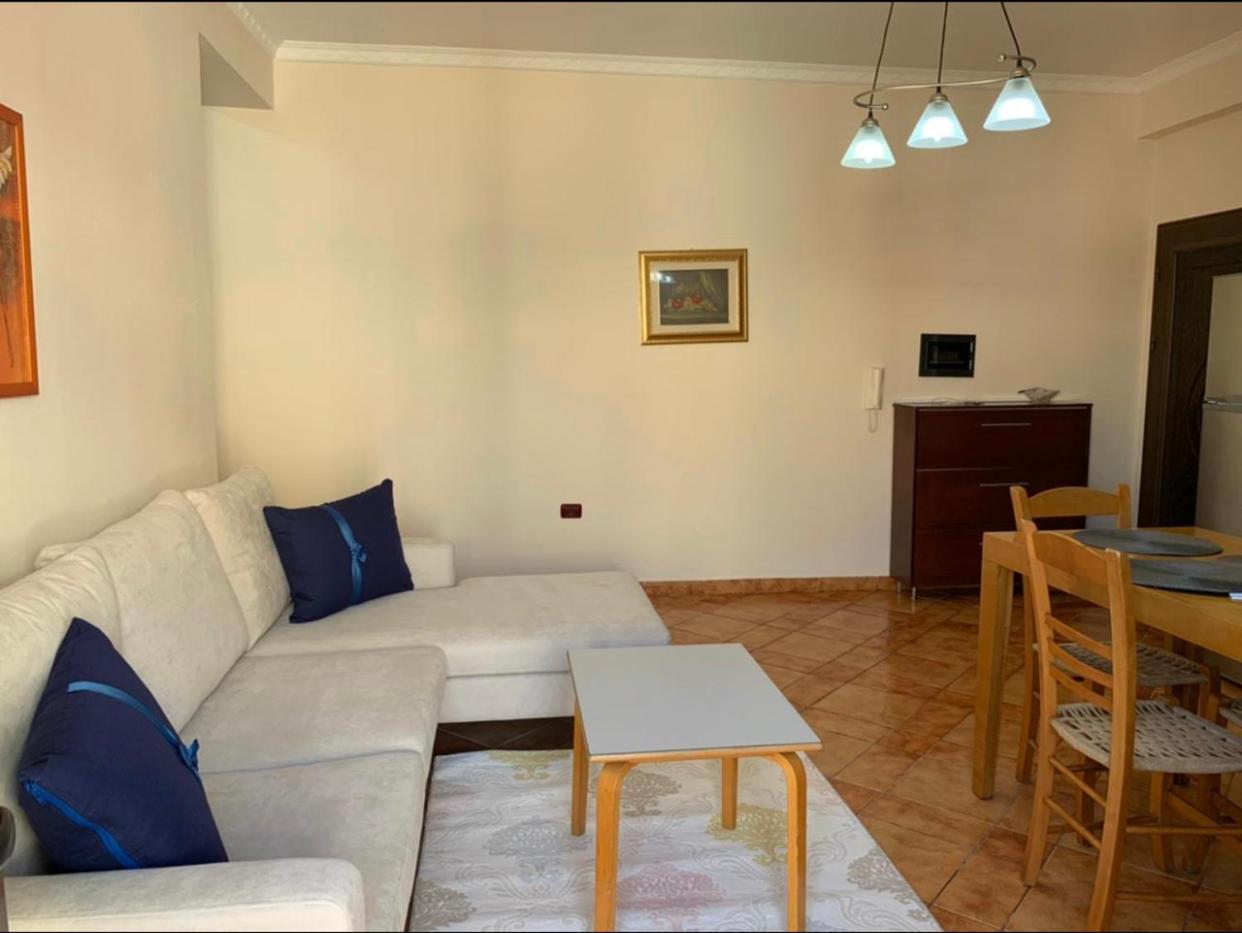 The 8th floor apartment