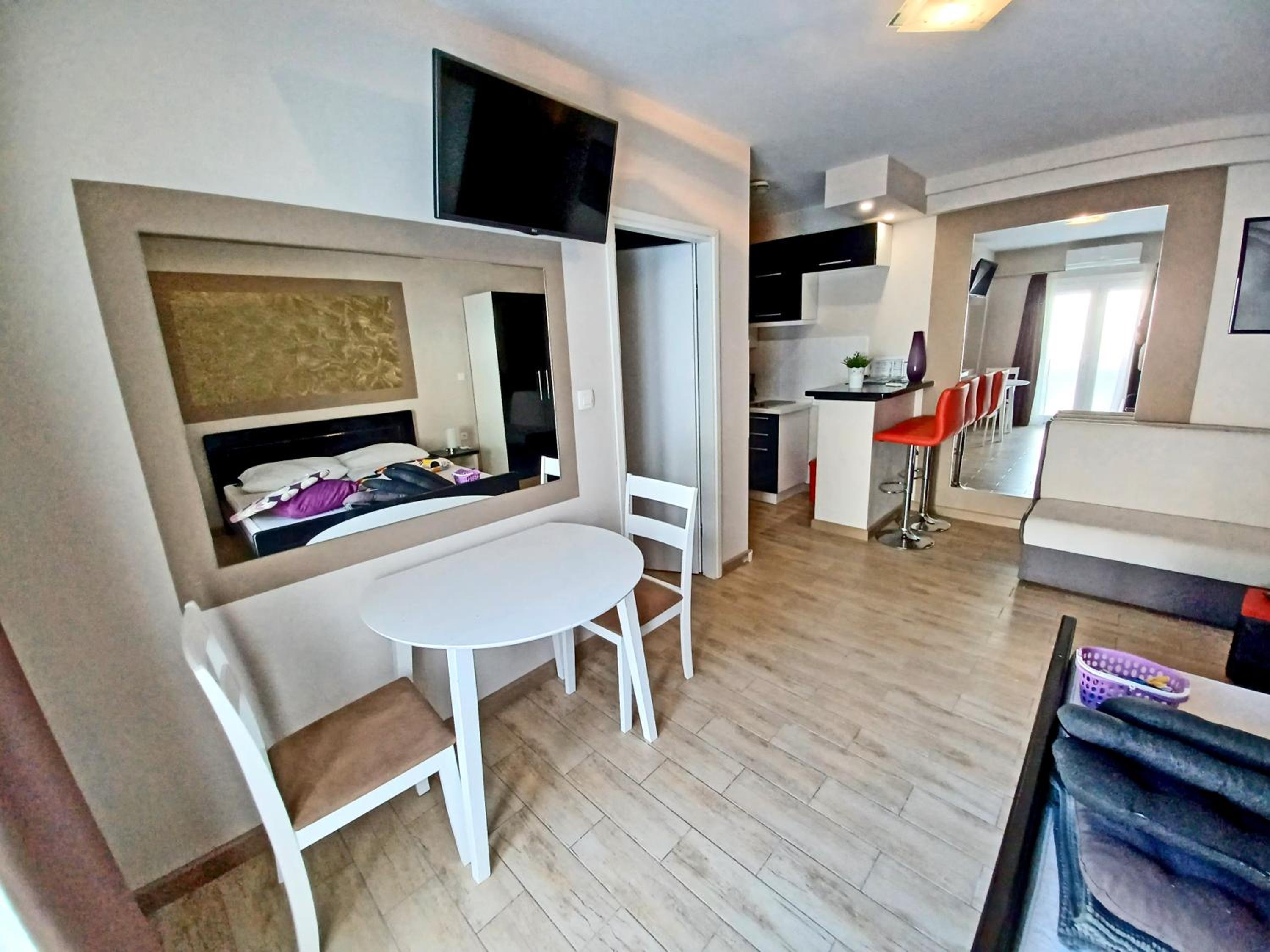 Photo 7