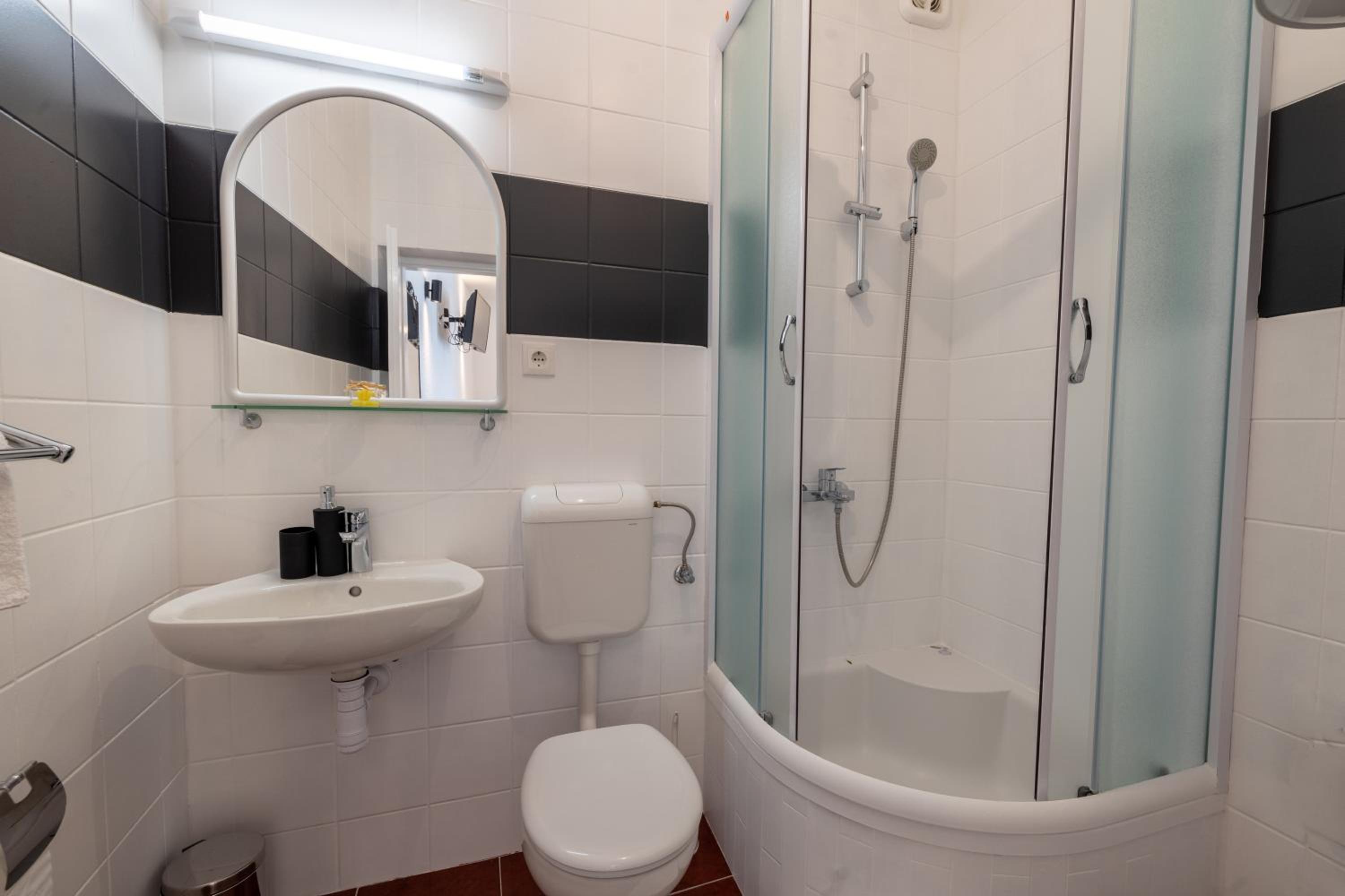 Family apartments - Guesthouse Vranješ view 2
