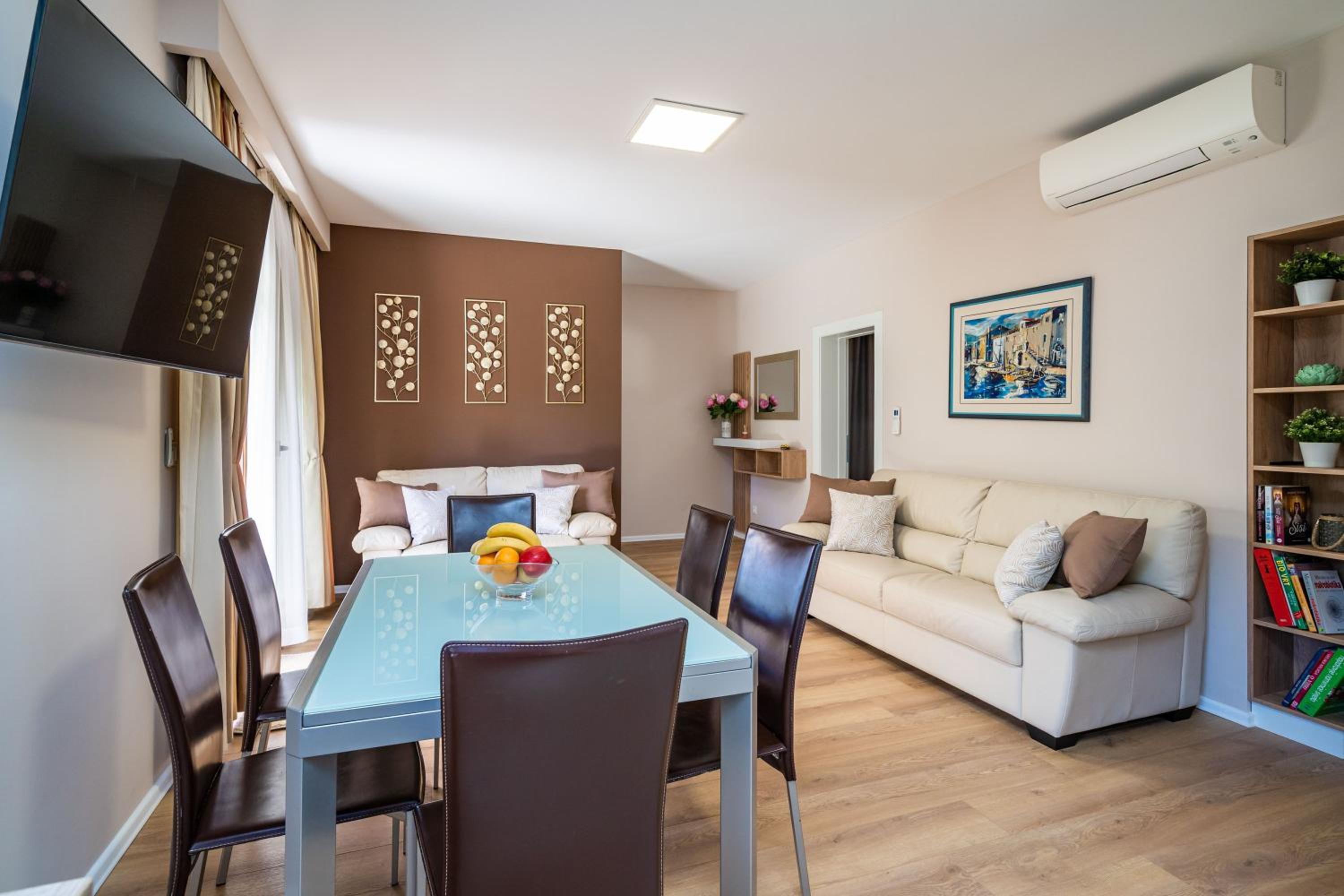 Apartment Simple Suite view 4