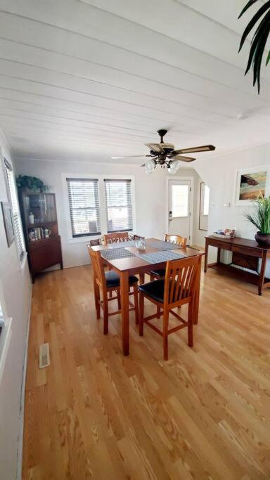 Bright and airy beach house. view 2