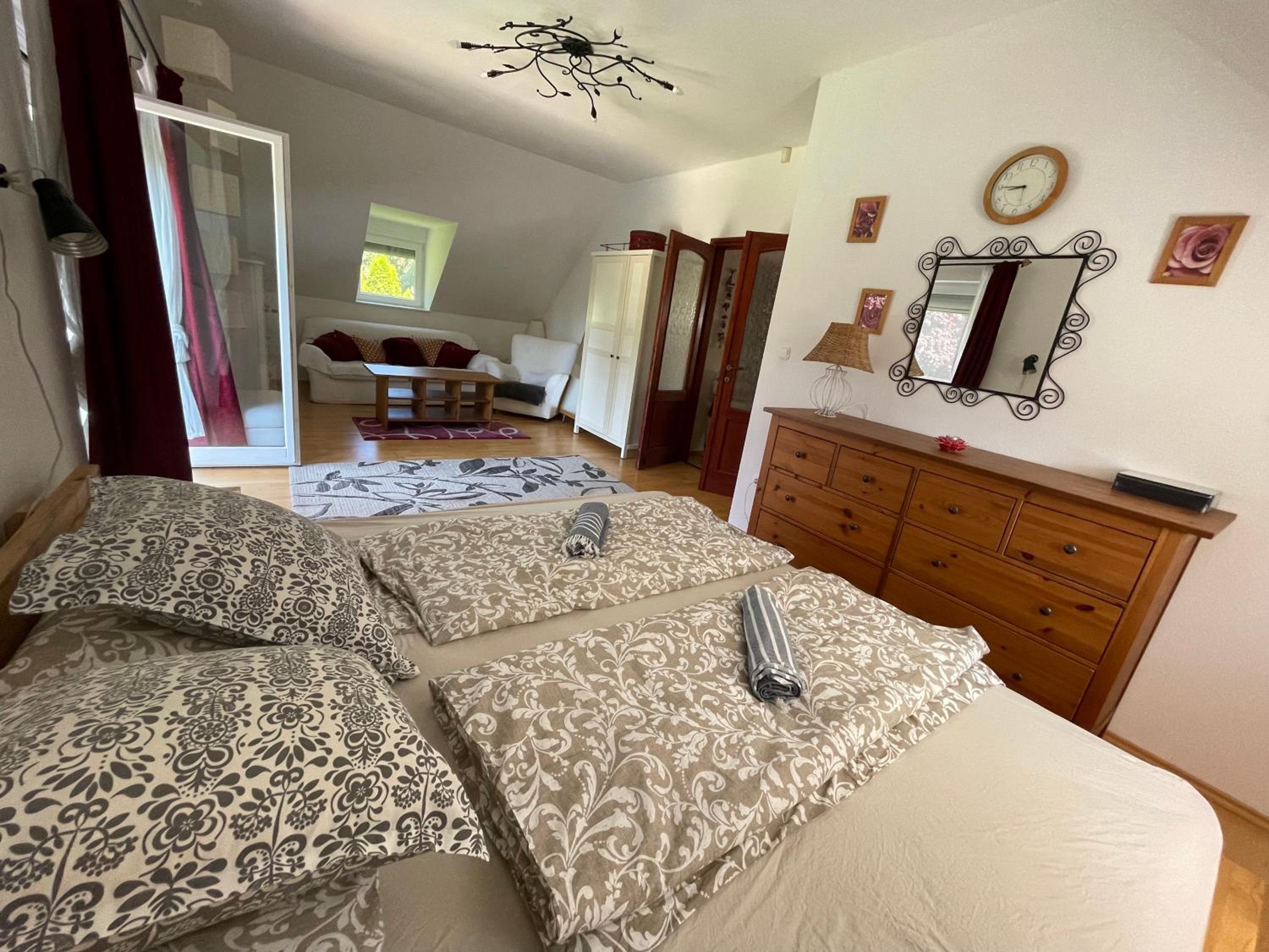 5 bedroom villa very close to Balaton