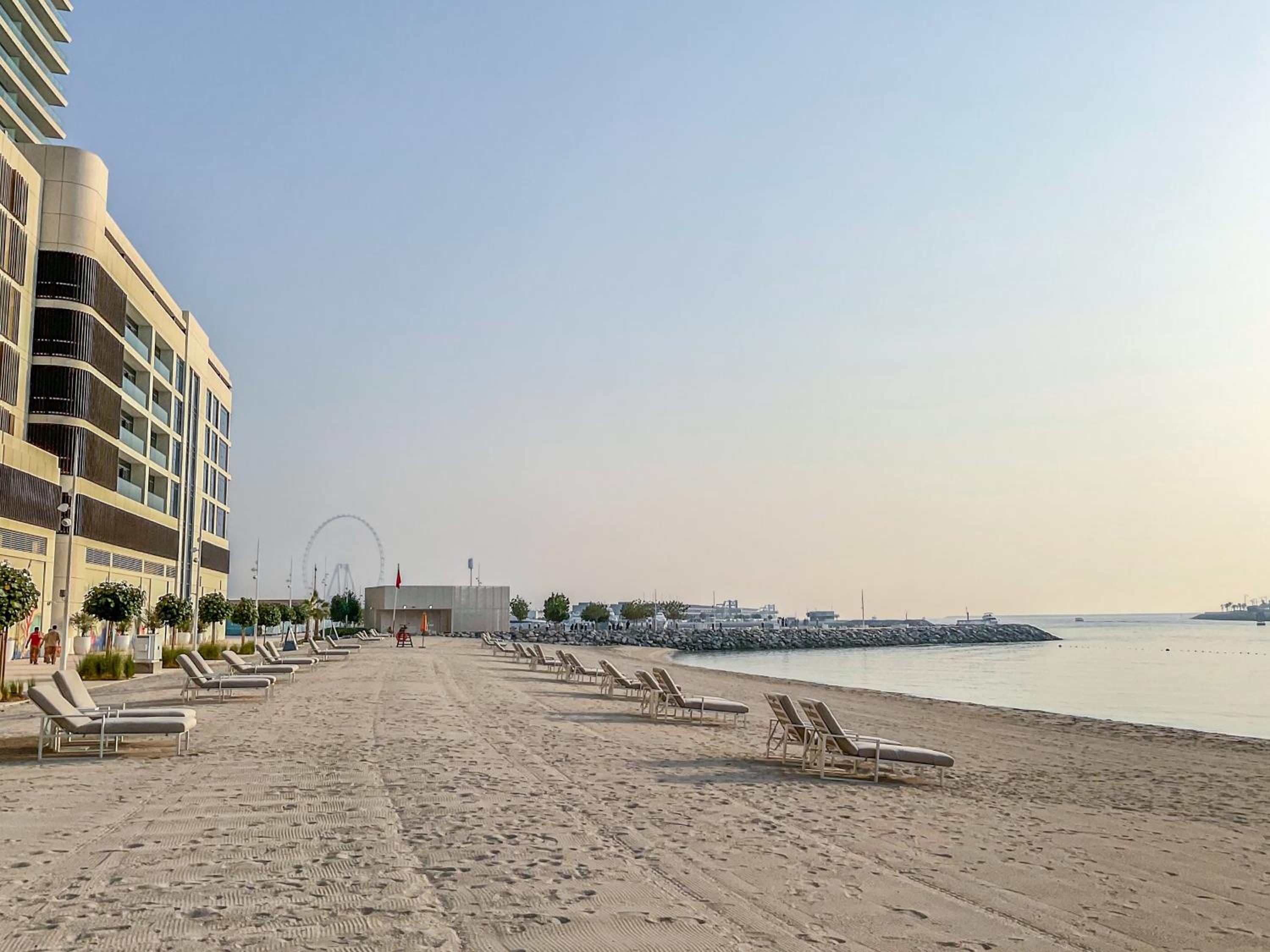 HiGuests - Superlative apt with private beach access
