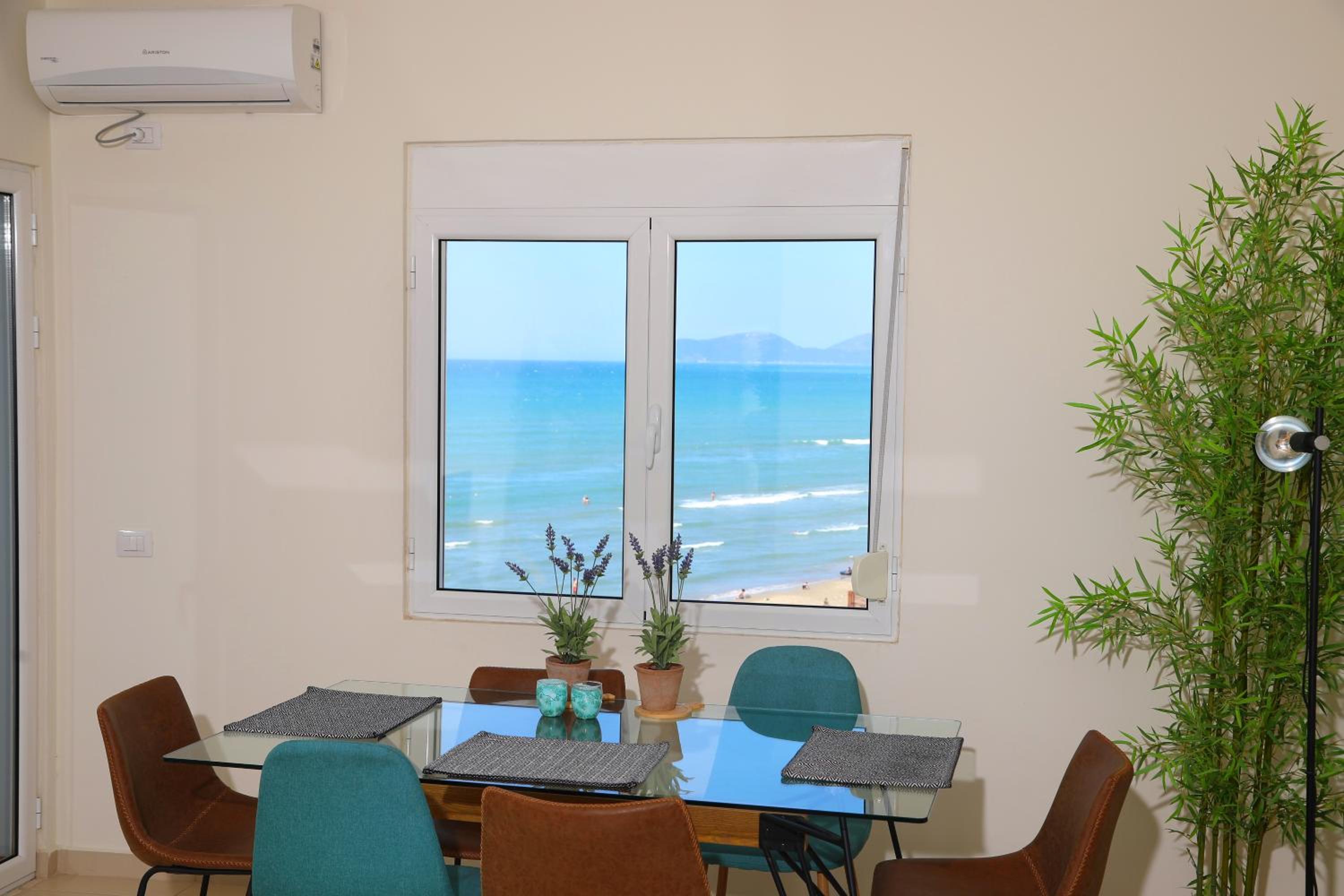 On the Beach (literally) stylish apartment with free P