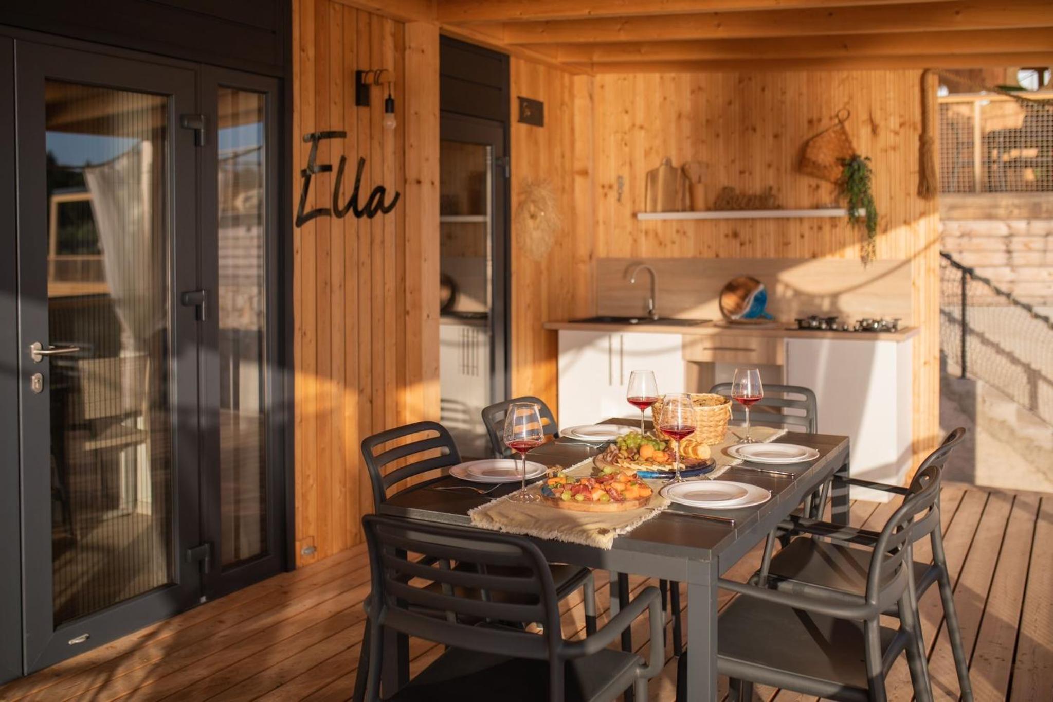 Mara's Coast - Ella view 4