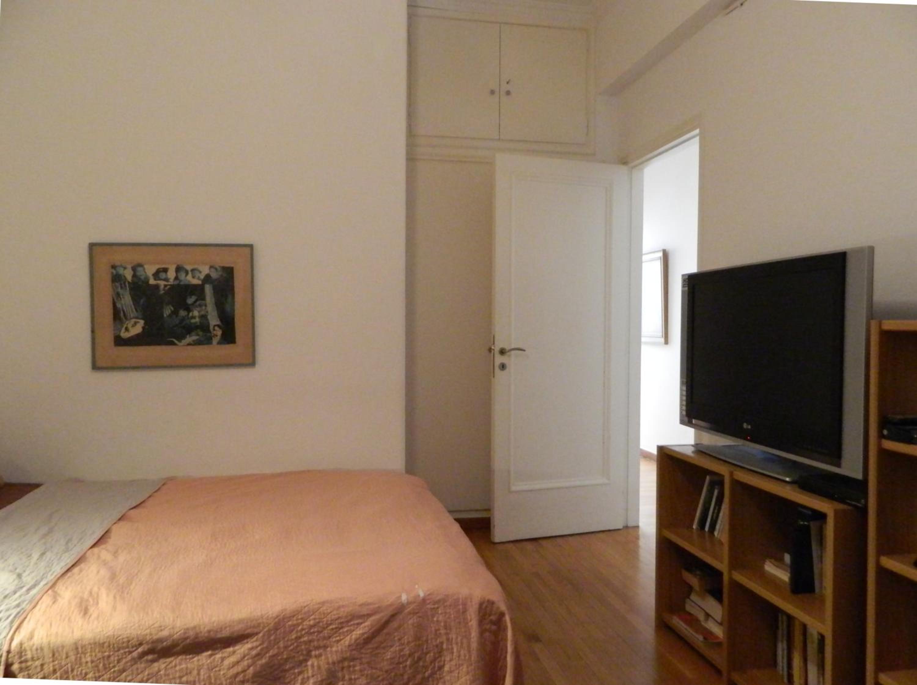 Elegant 3BD apartment in Kolonaki