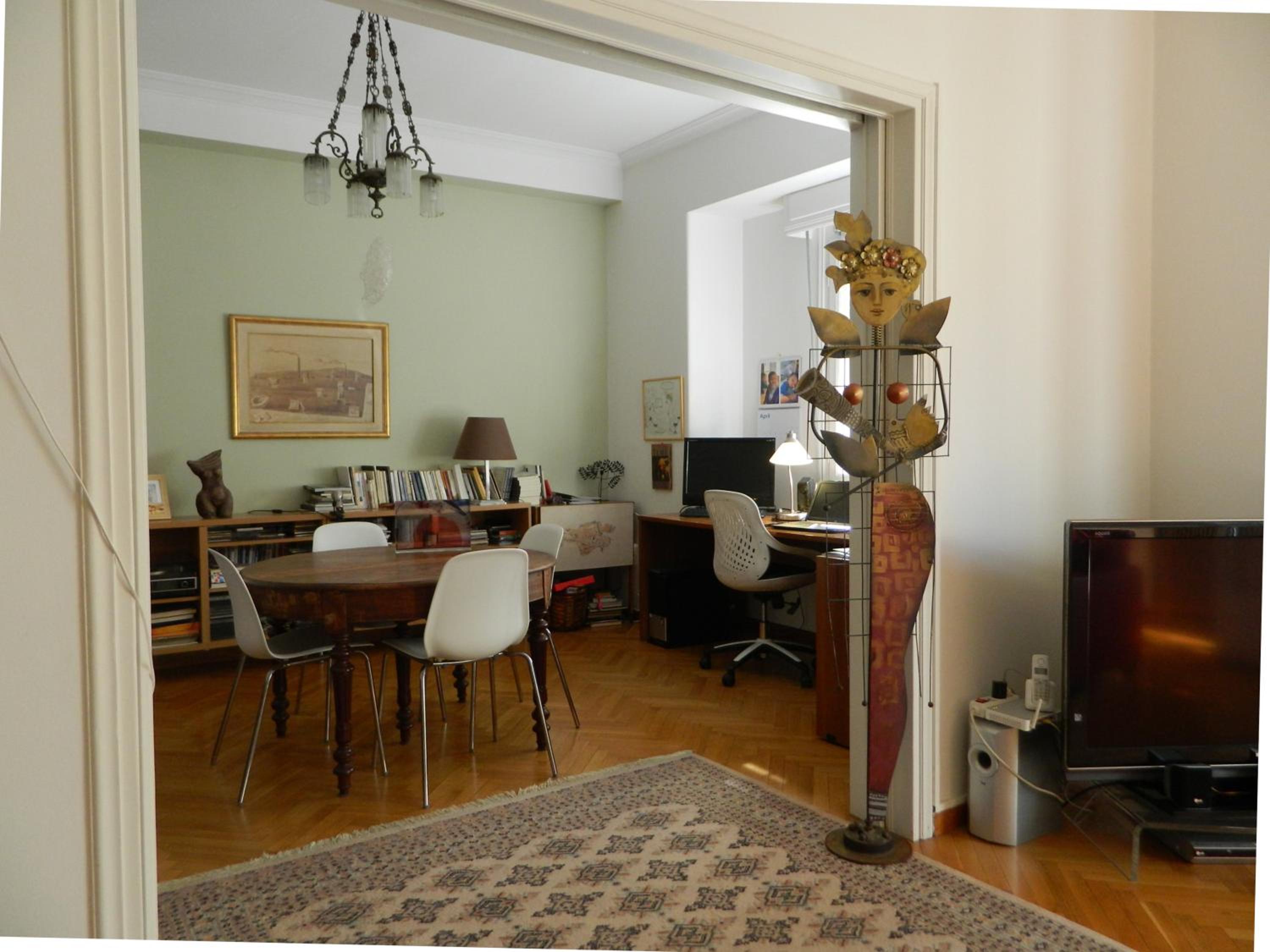 Elegant 3BD apartment in Kolonaki