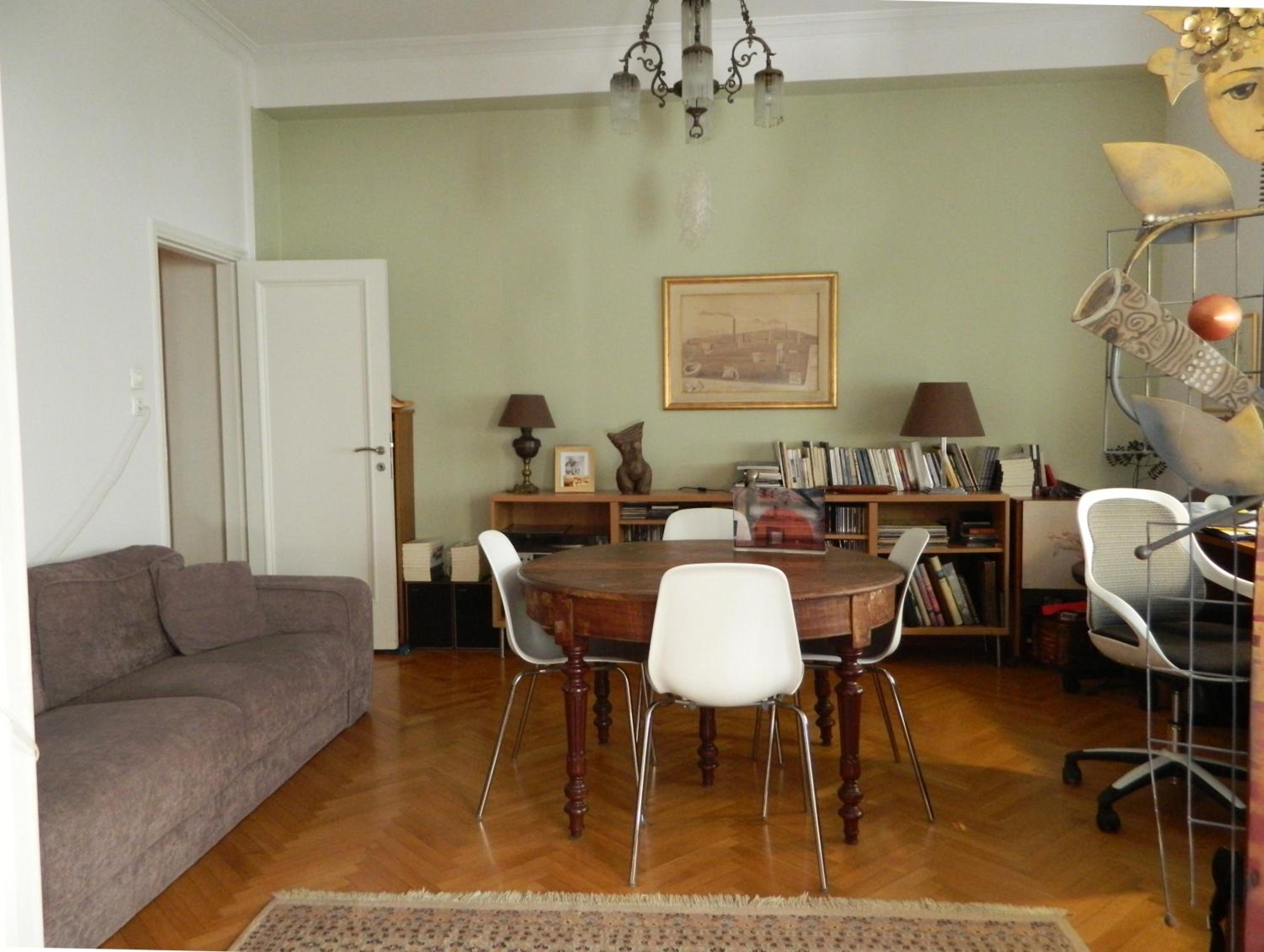 Elegant 3BD apartment in Kolonaki