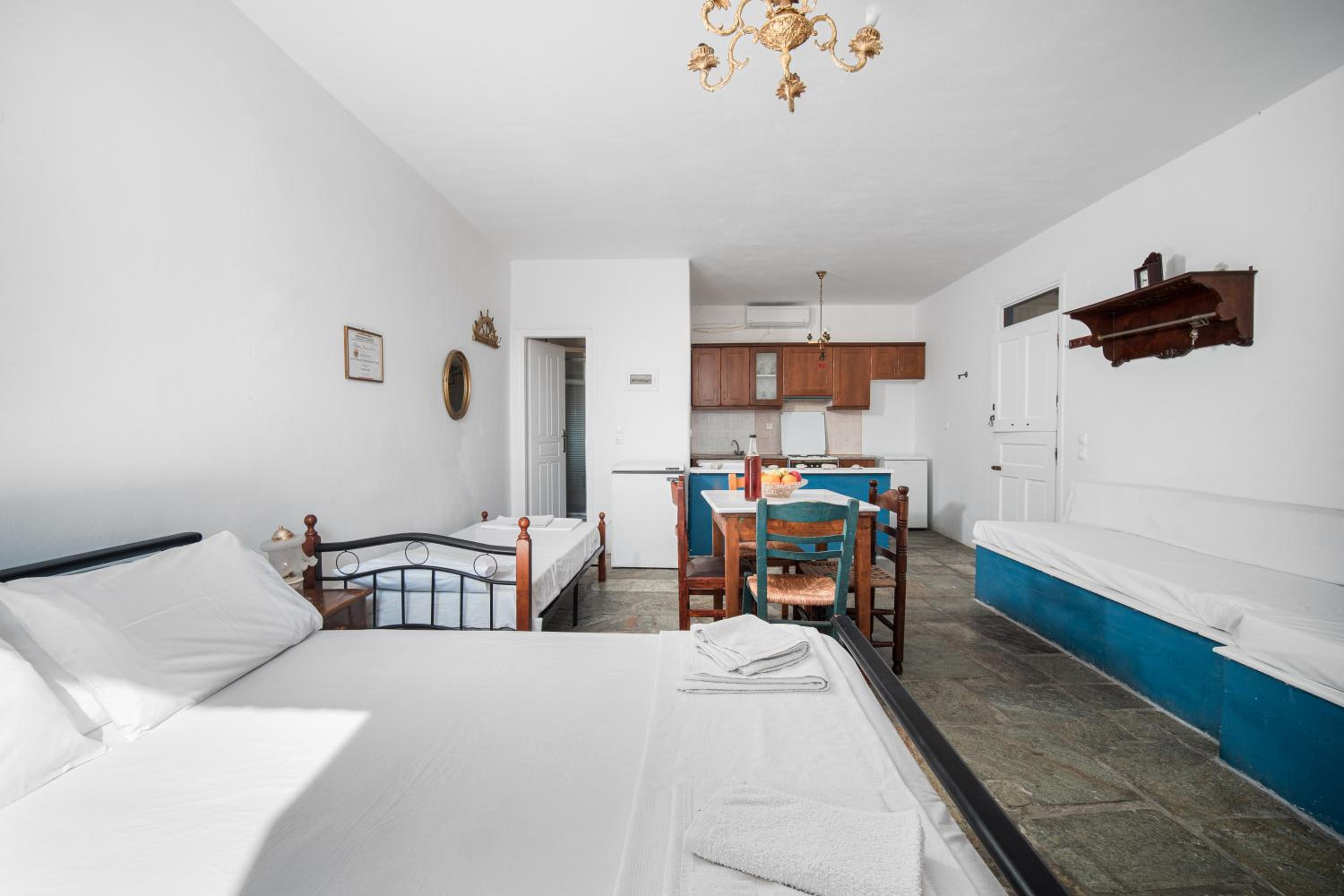Apartment in Serifos Town view 5