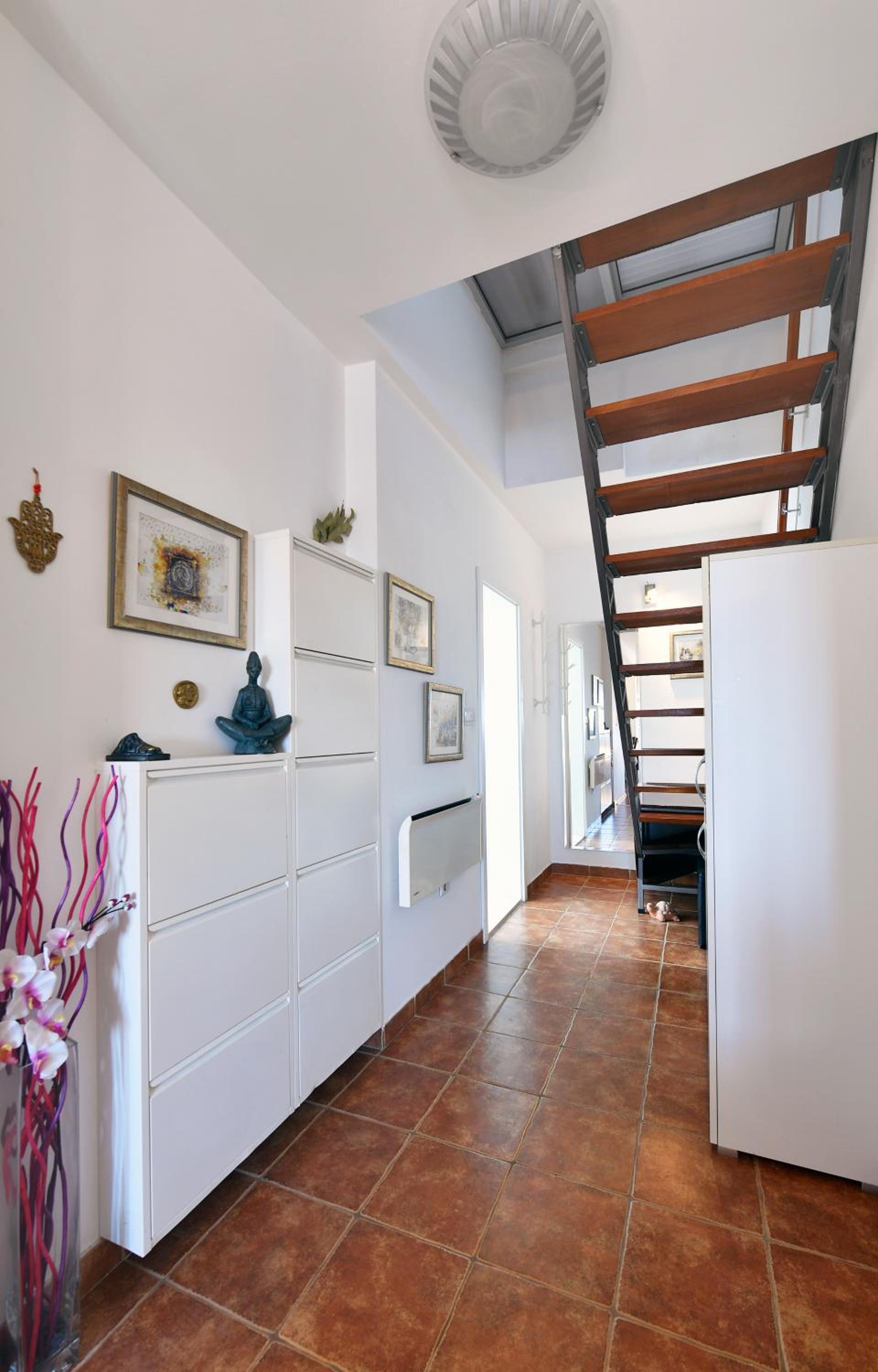 Studio apartment Pupa view 2