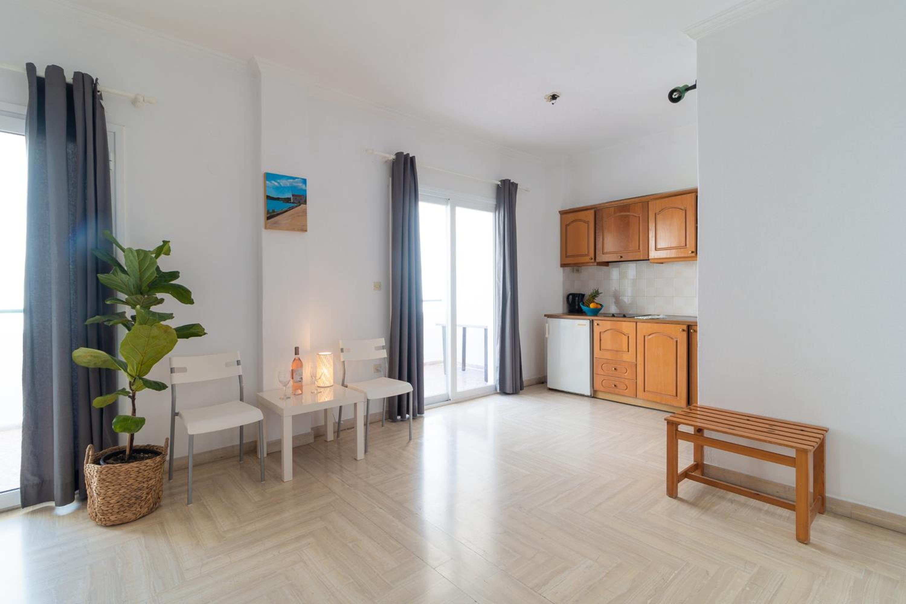 Kantaros Apartments
