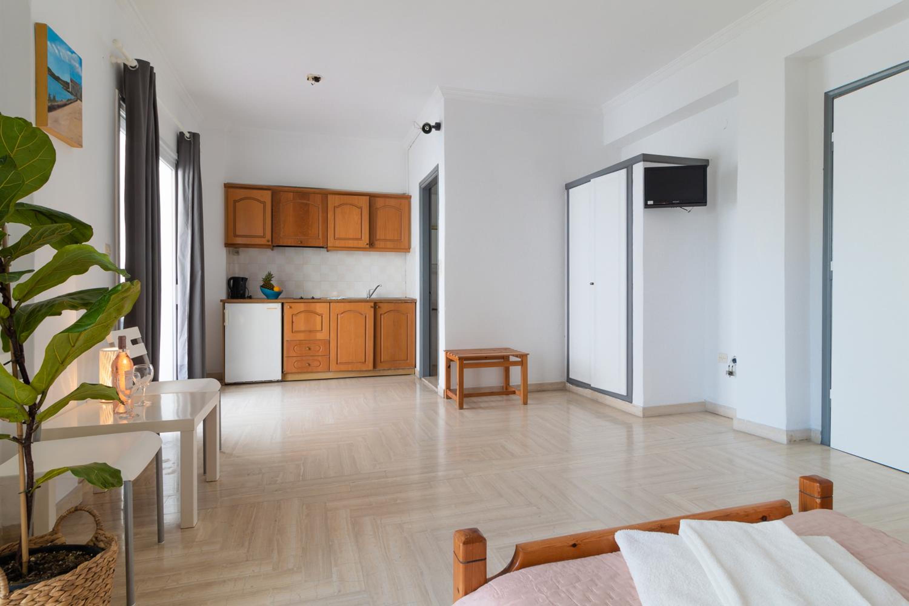 Kantaros Apartments