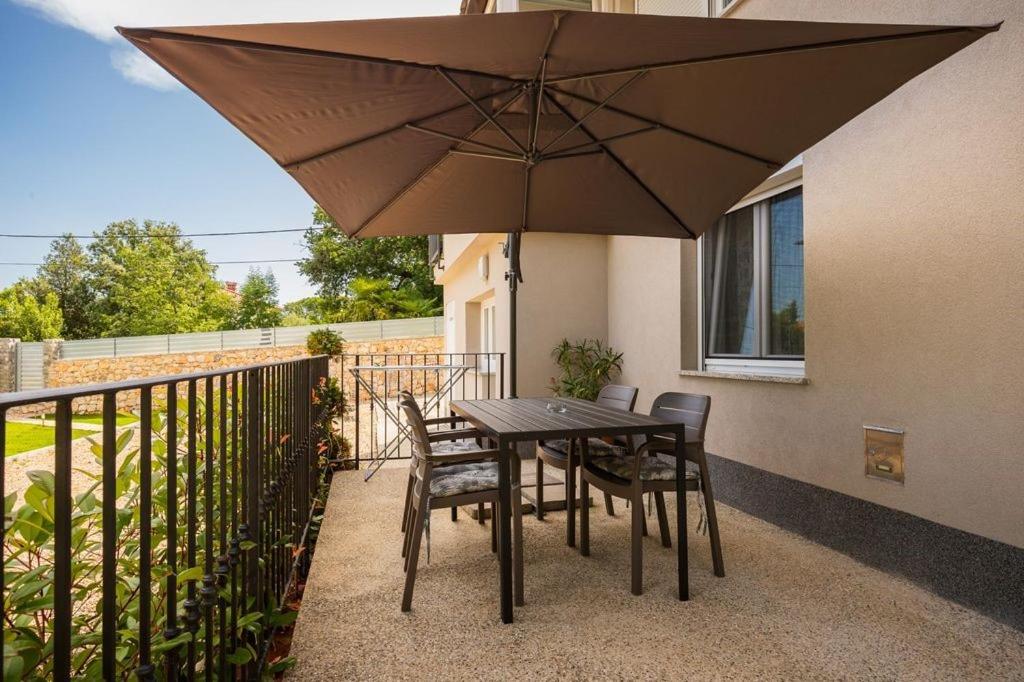 Apartment Rea view 4