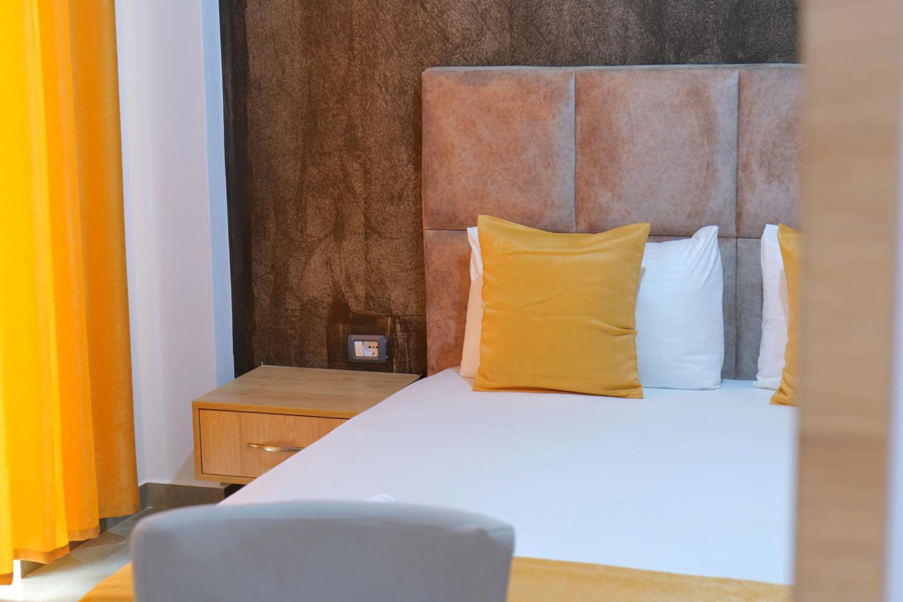 HOTEL ADI-VERA