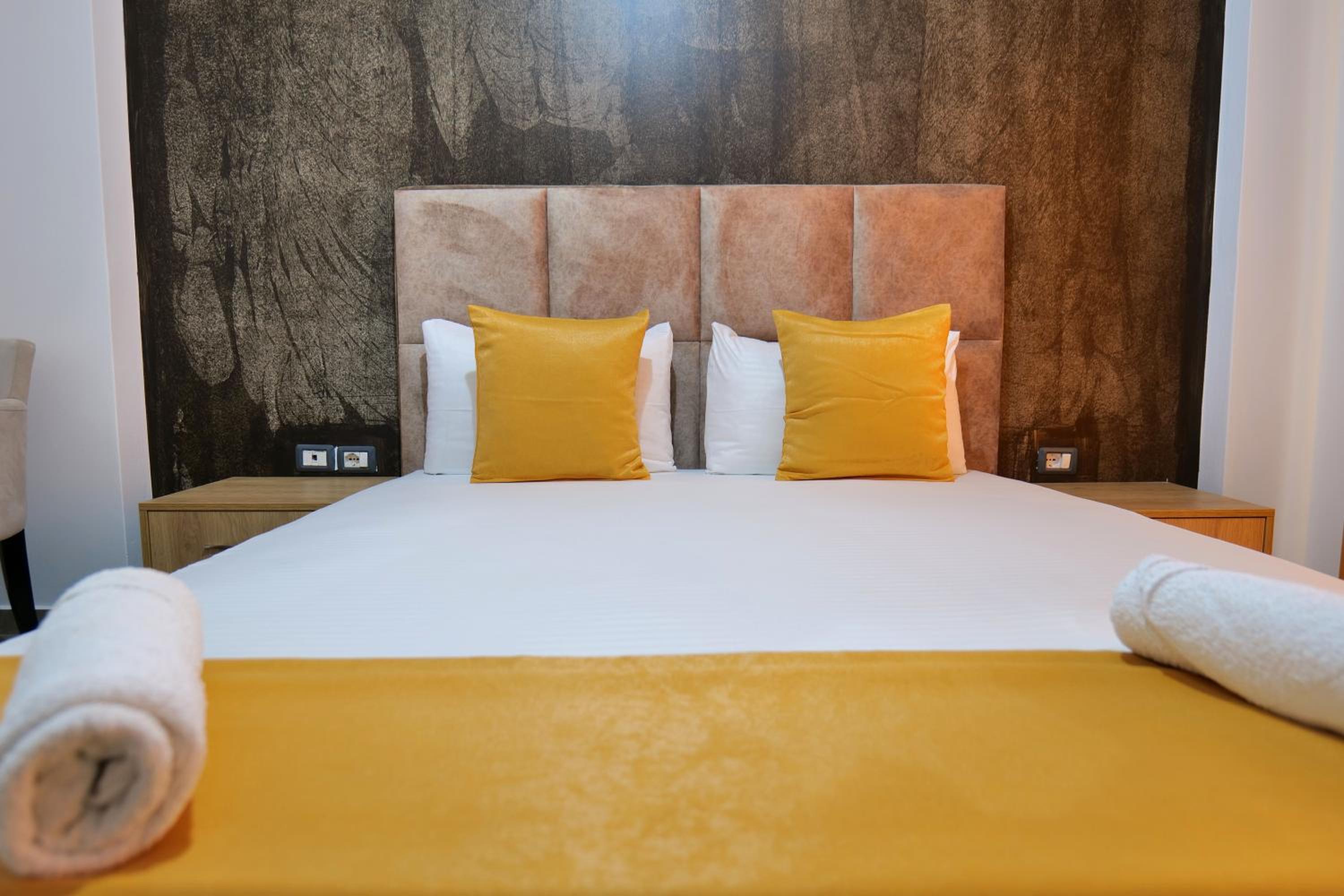 HOTEL ADI-VERA