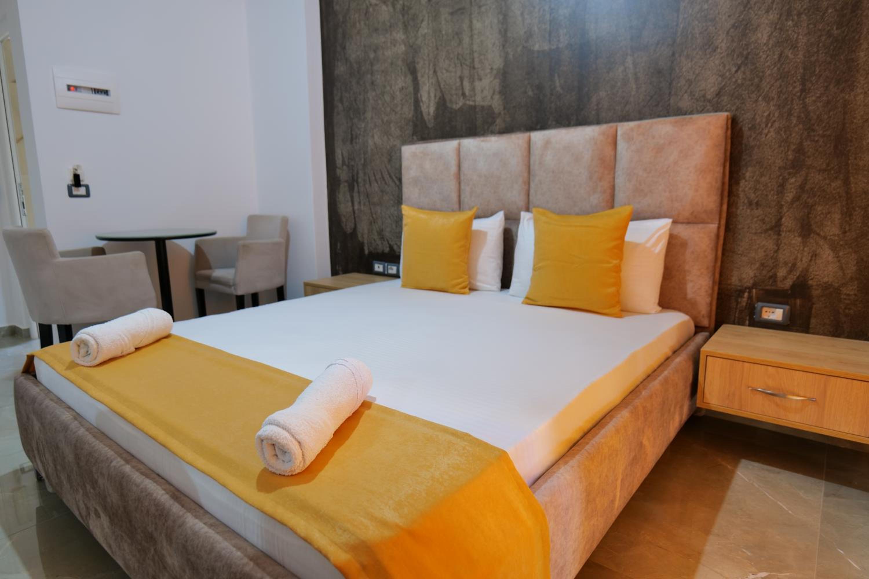 HOTEL ADI-VERA
