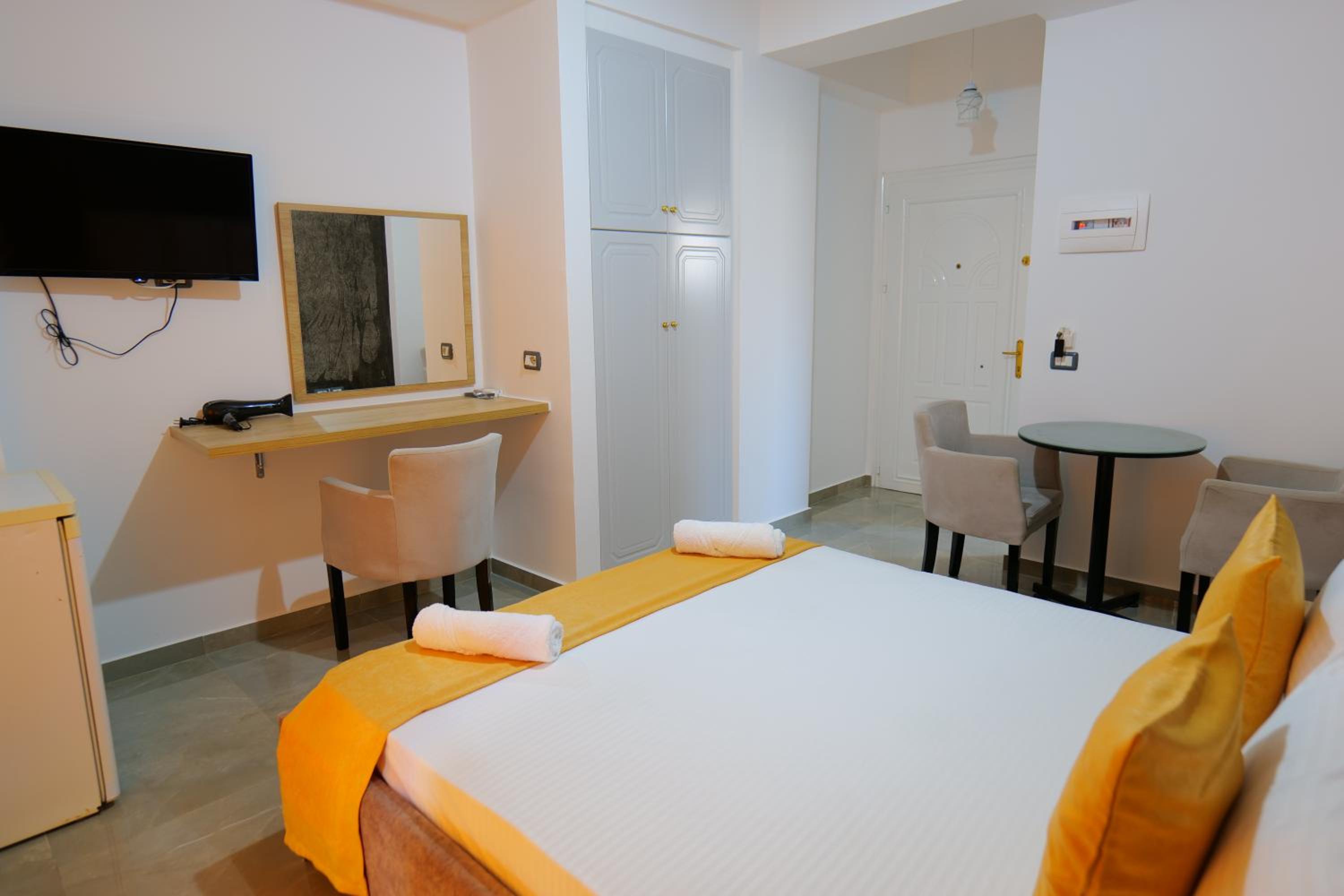 HOTEL ADI-VERA