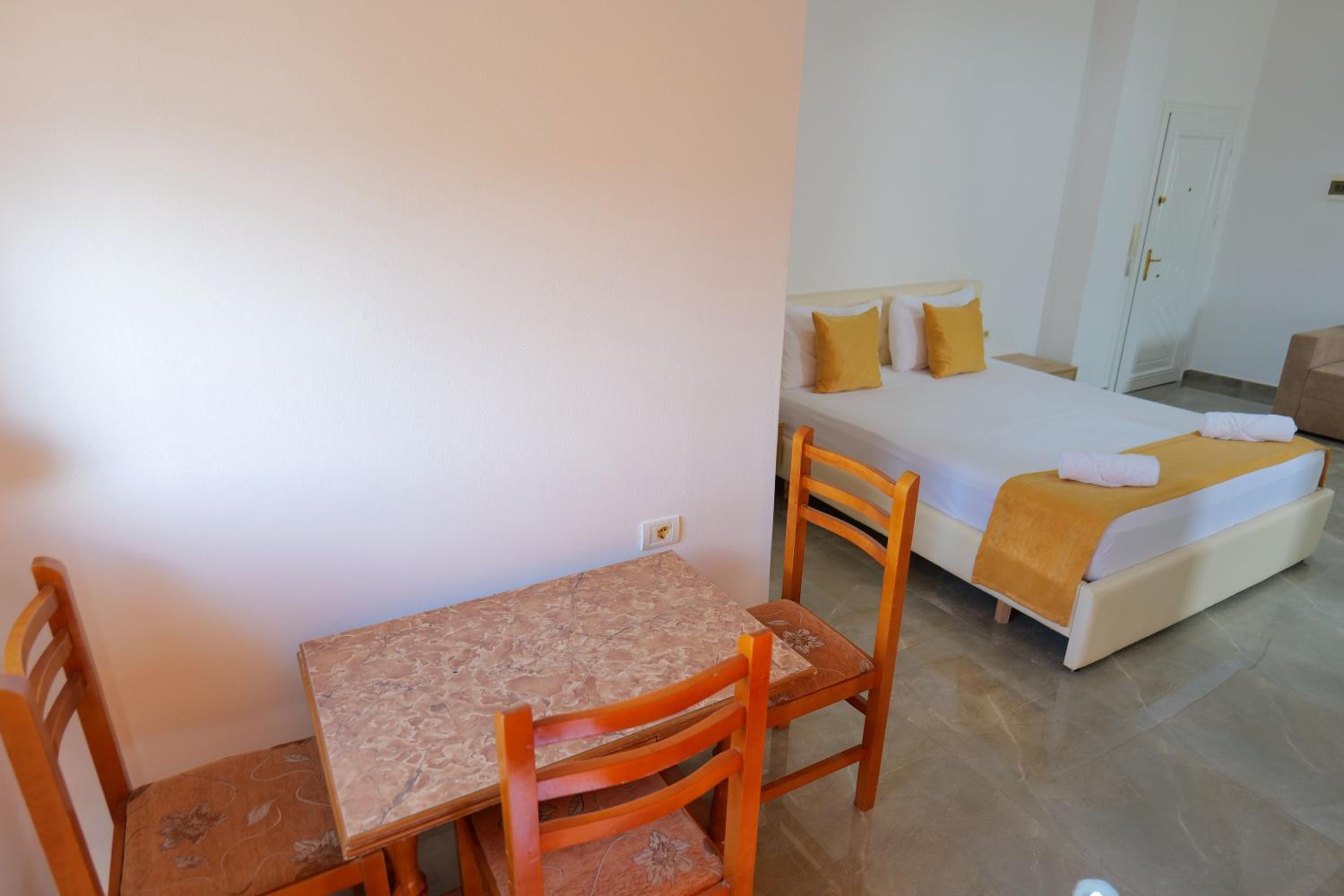 HOTEL ADI-VERA