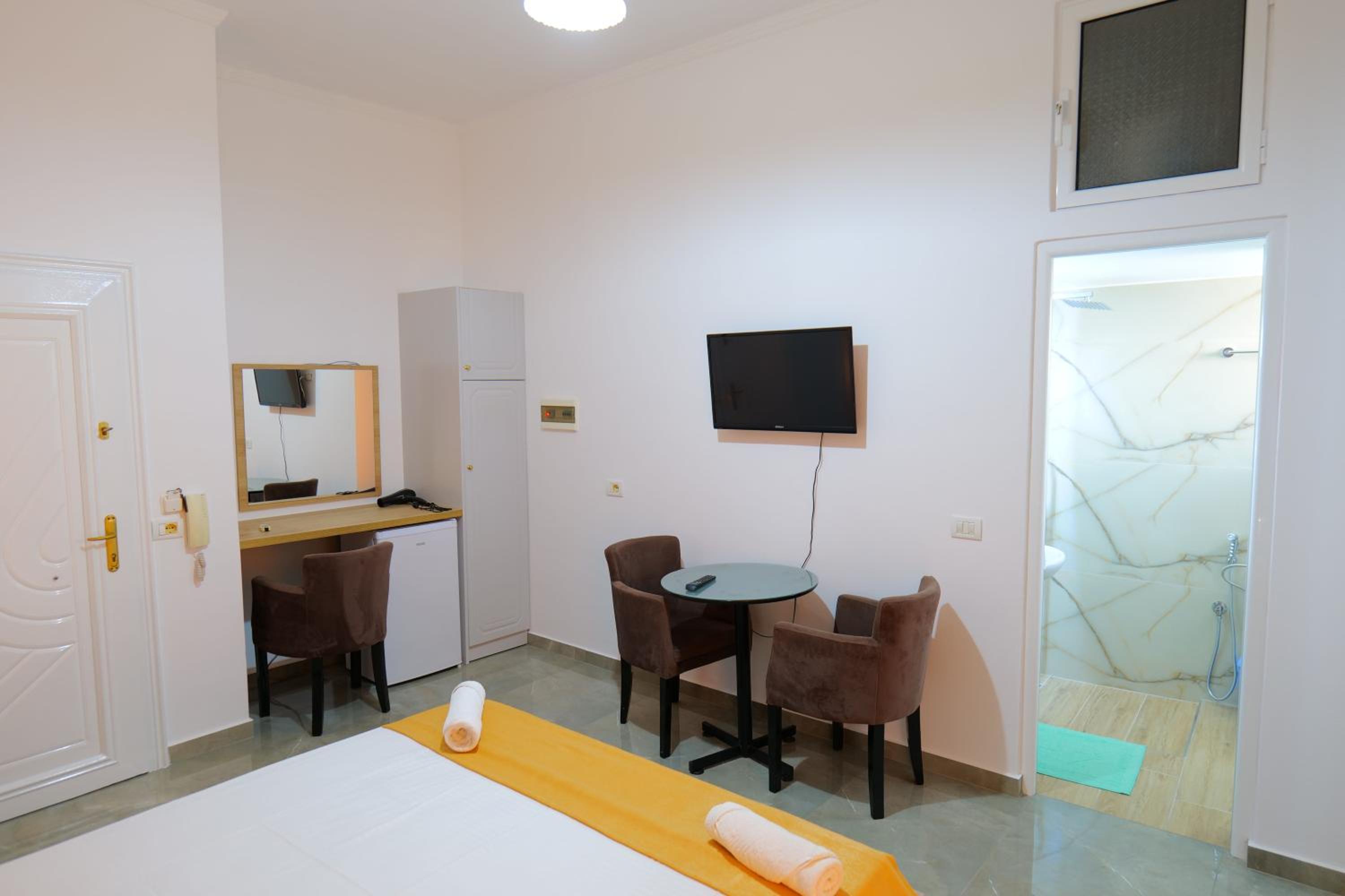 HOTEL ADI-VERA