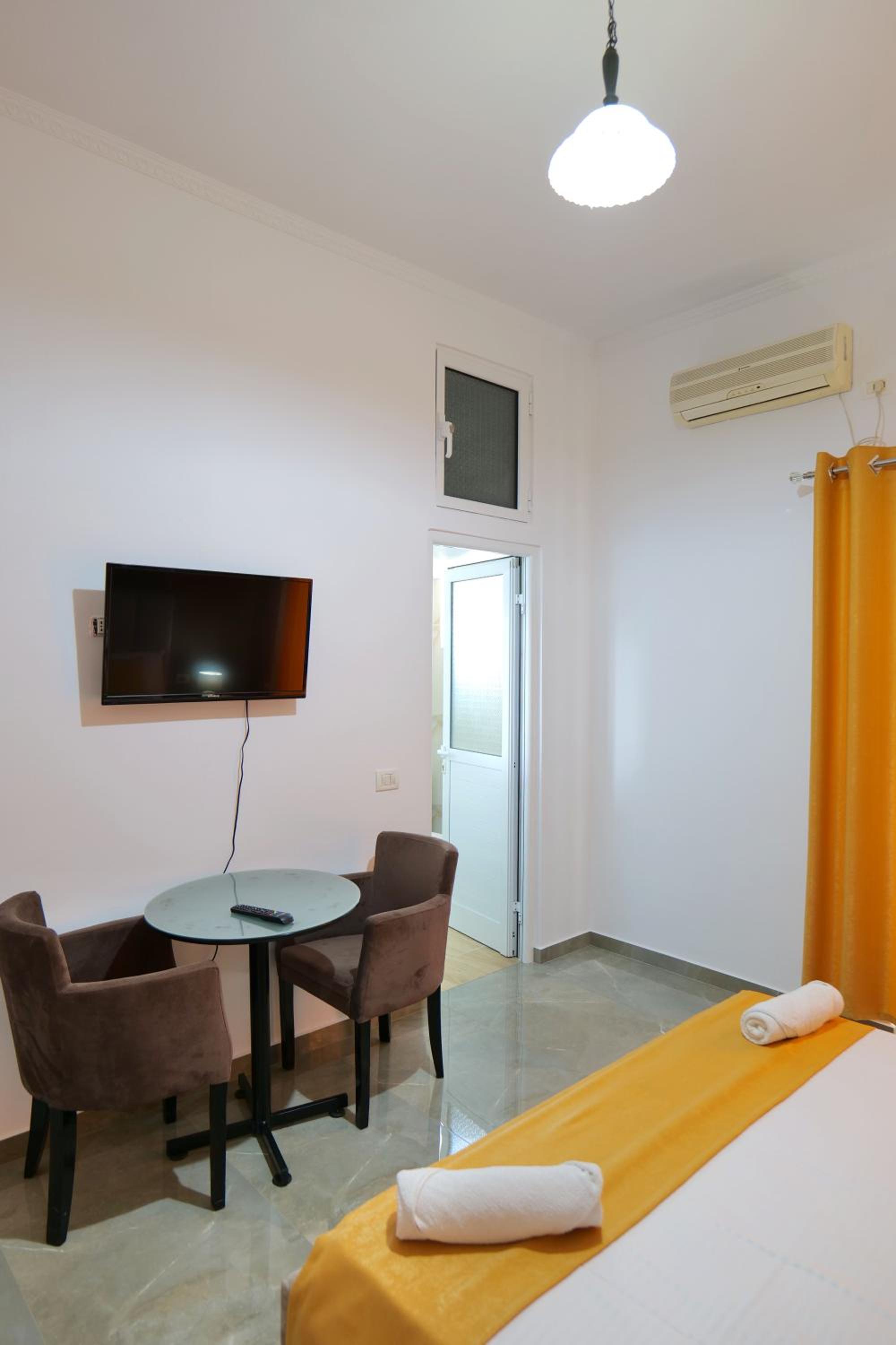 HOTEL ADI-VERA