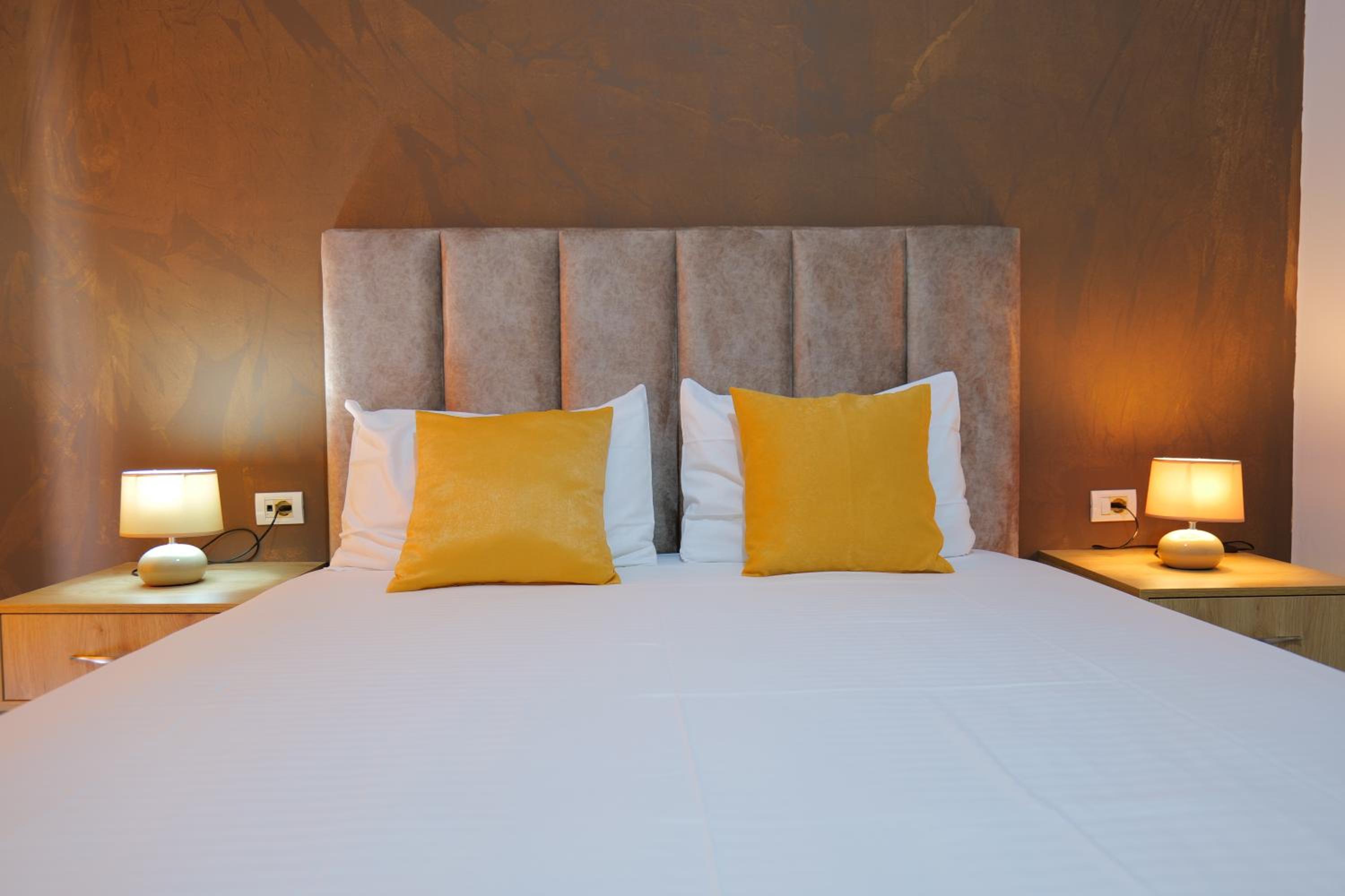HOTEL ADI-VERA