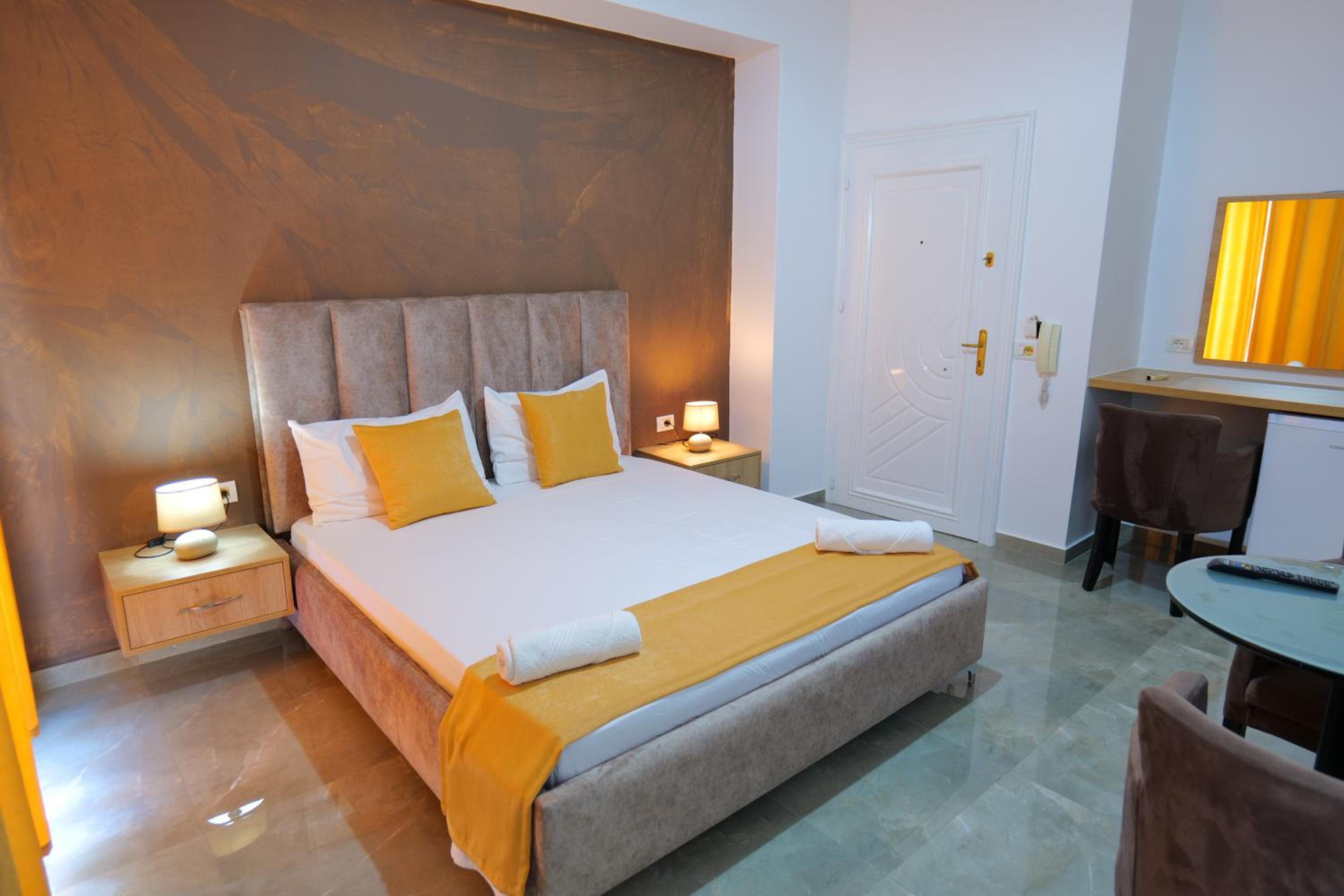 HOTEL ADI-VERA